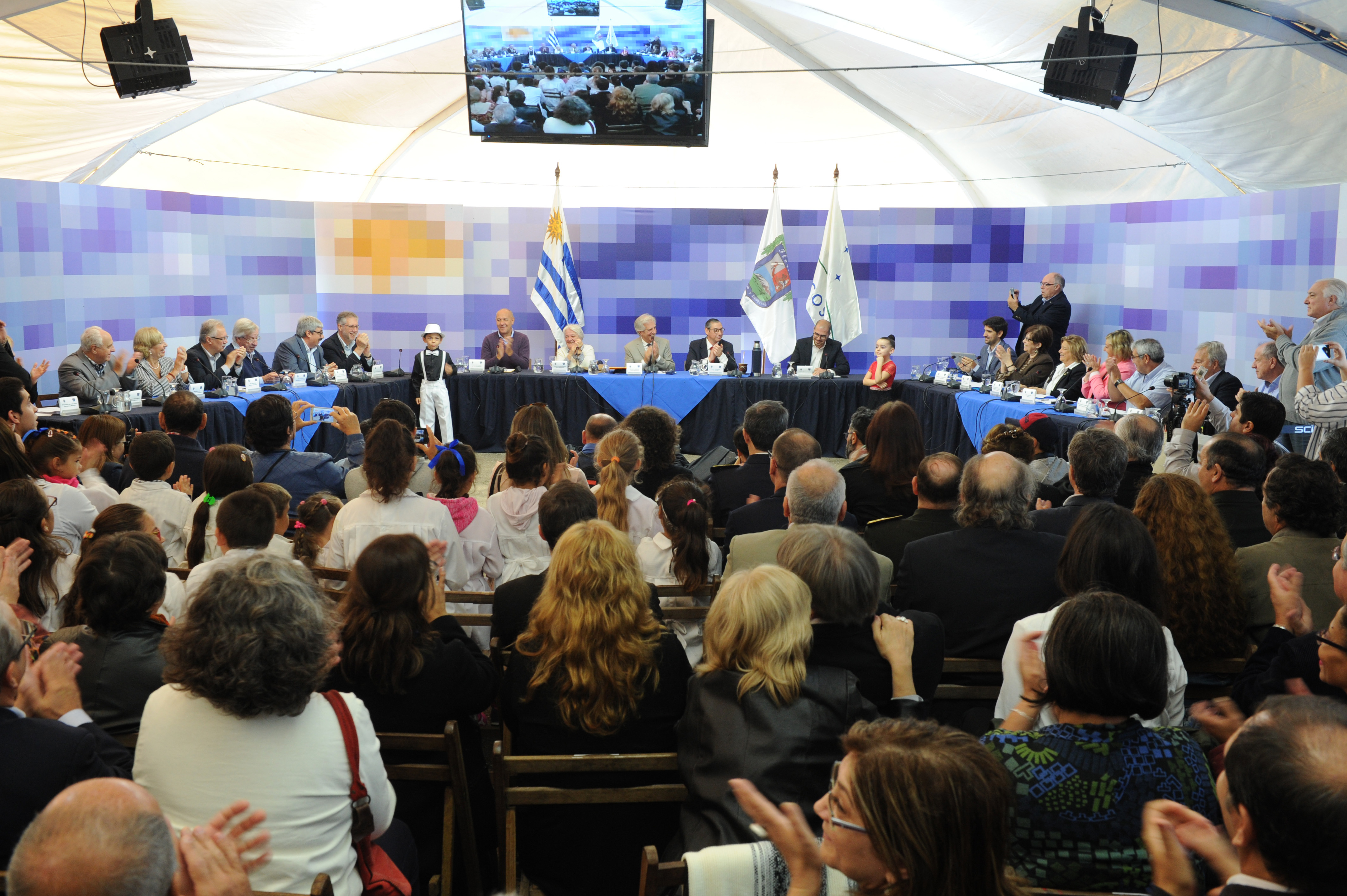 Consejo de Ministros abierto realizado en el pueblo La Macana