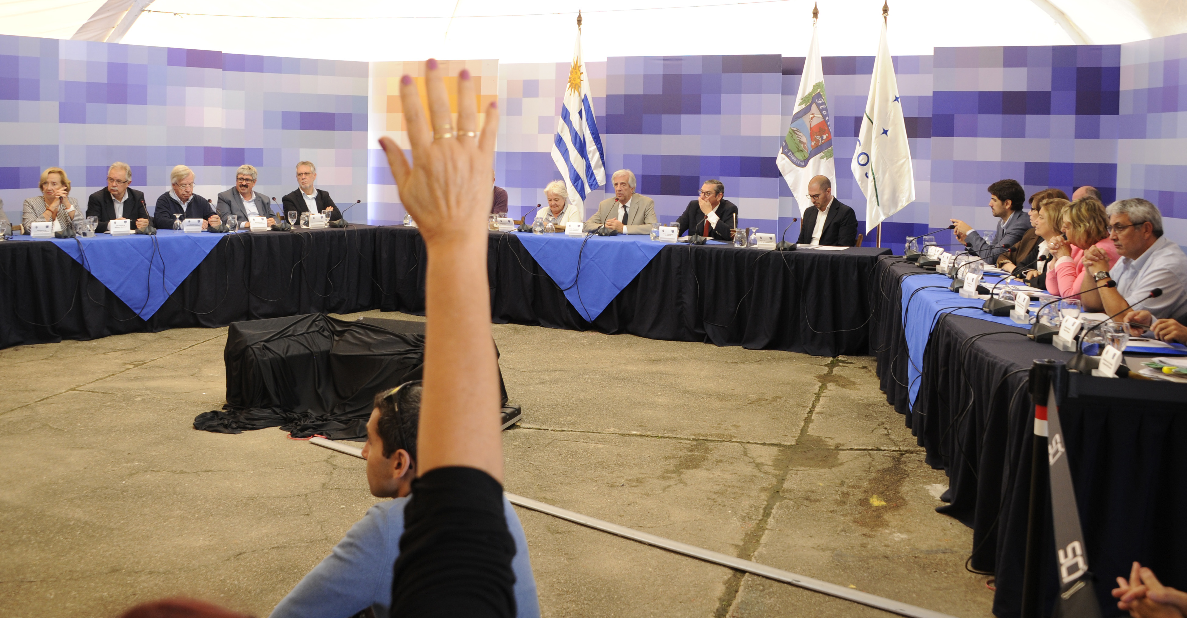 Vecina pide la palabra