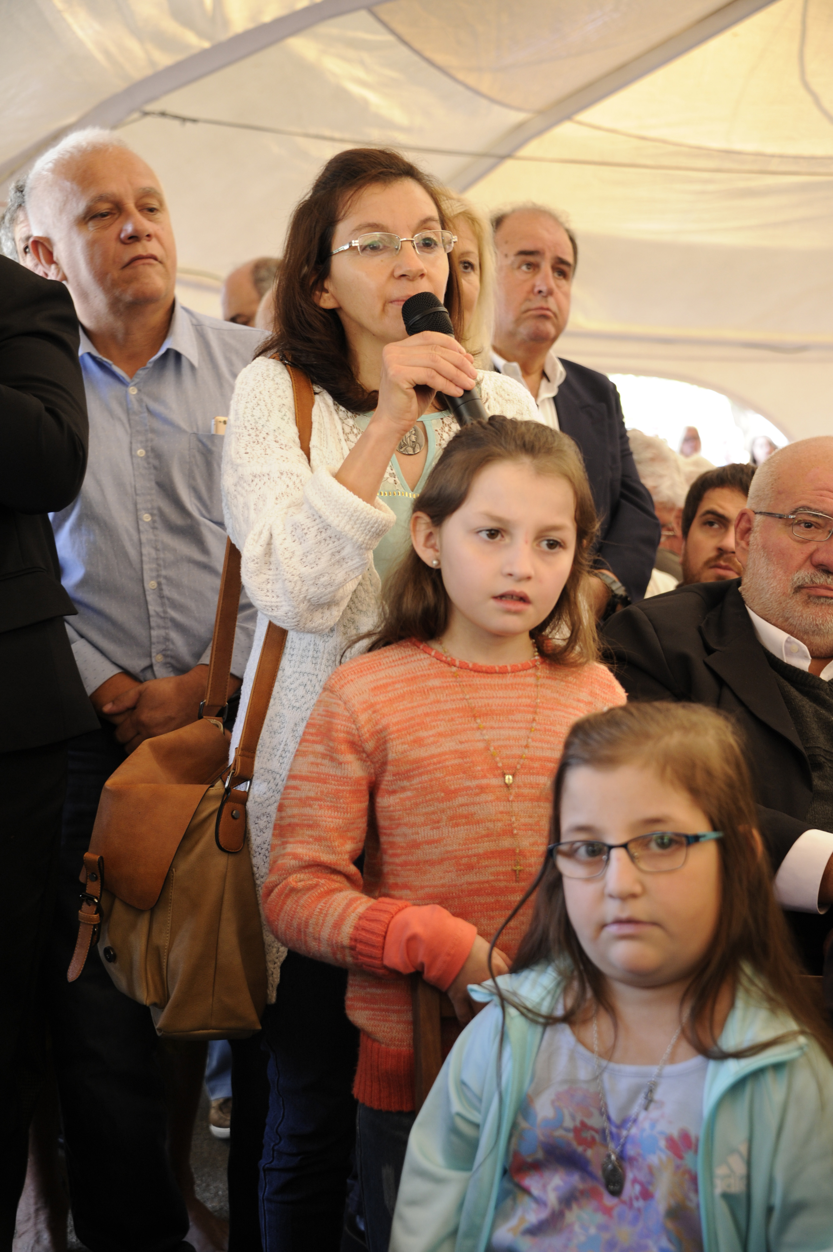 Familia local dialoga con el presidente