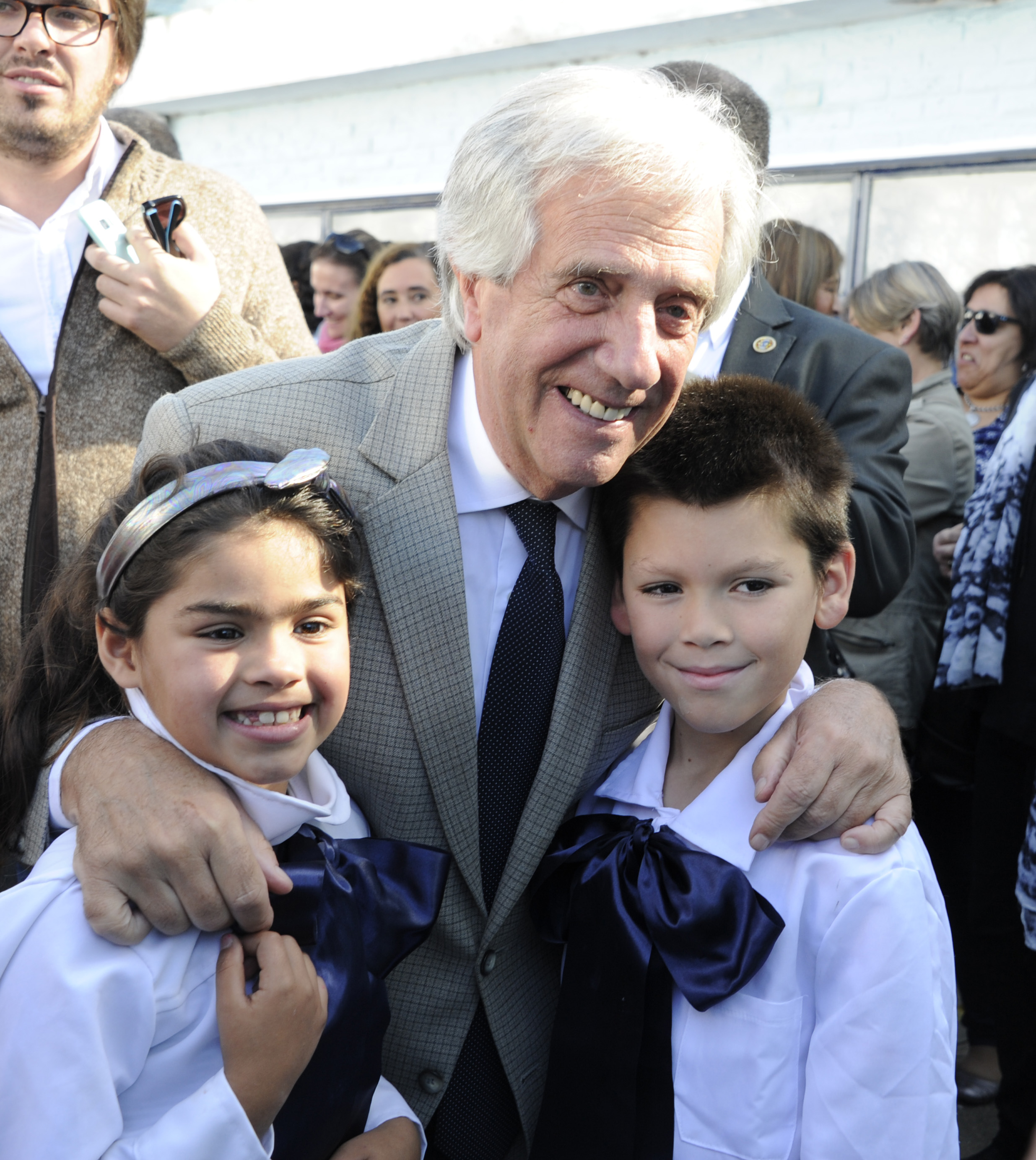 Vázquez con niños