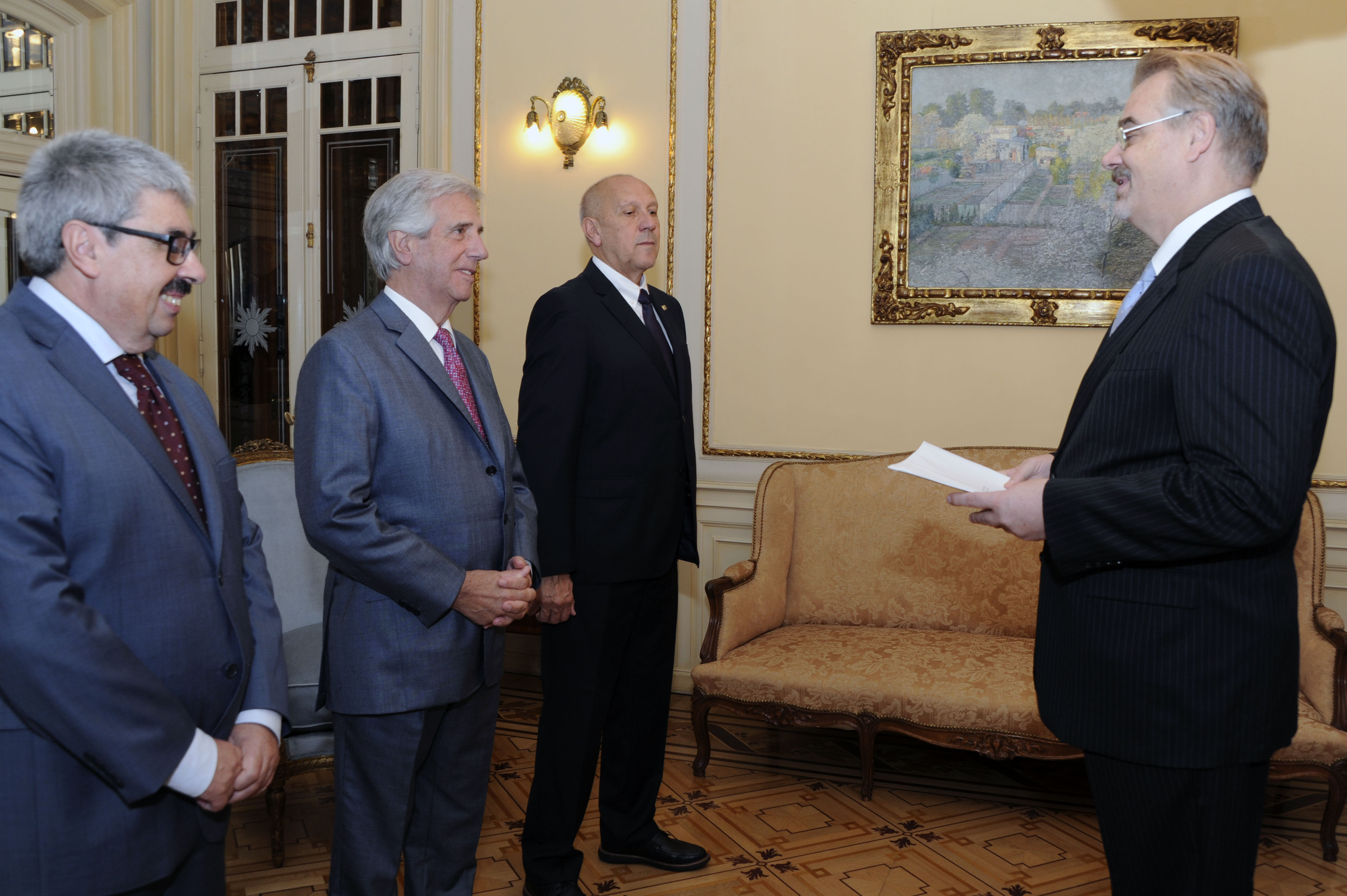 Vázquez recibe carta credencial por parte del embajador de Rusia, Nikolay V. Sofinskiy