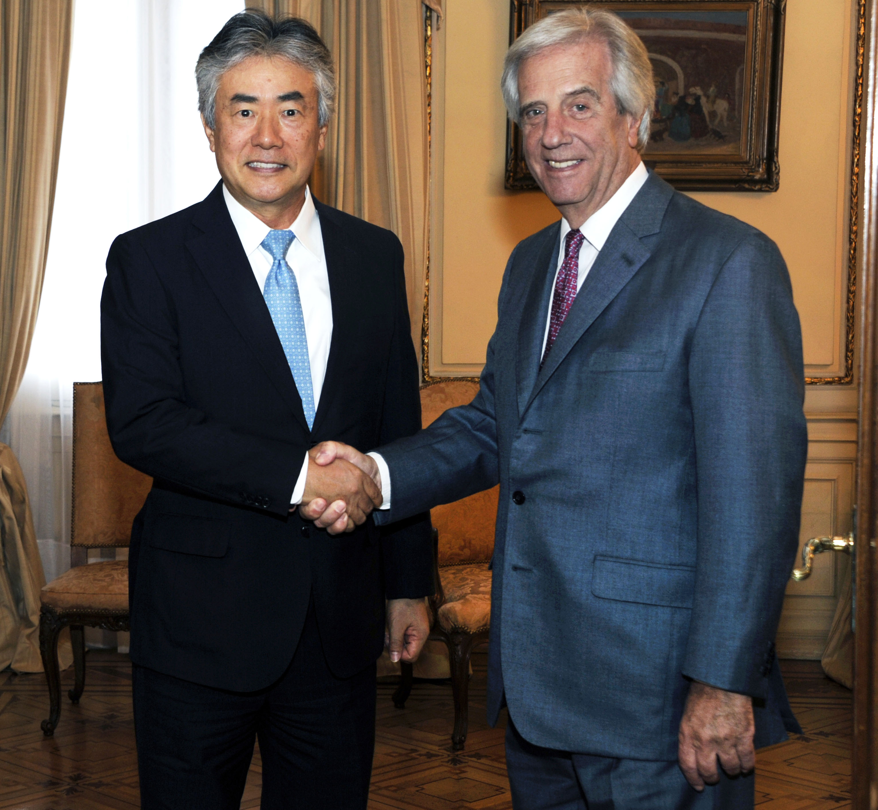 Presidente Vázquez y el embajador de Japón, Tatsuhiro Shindo