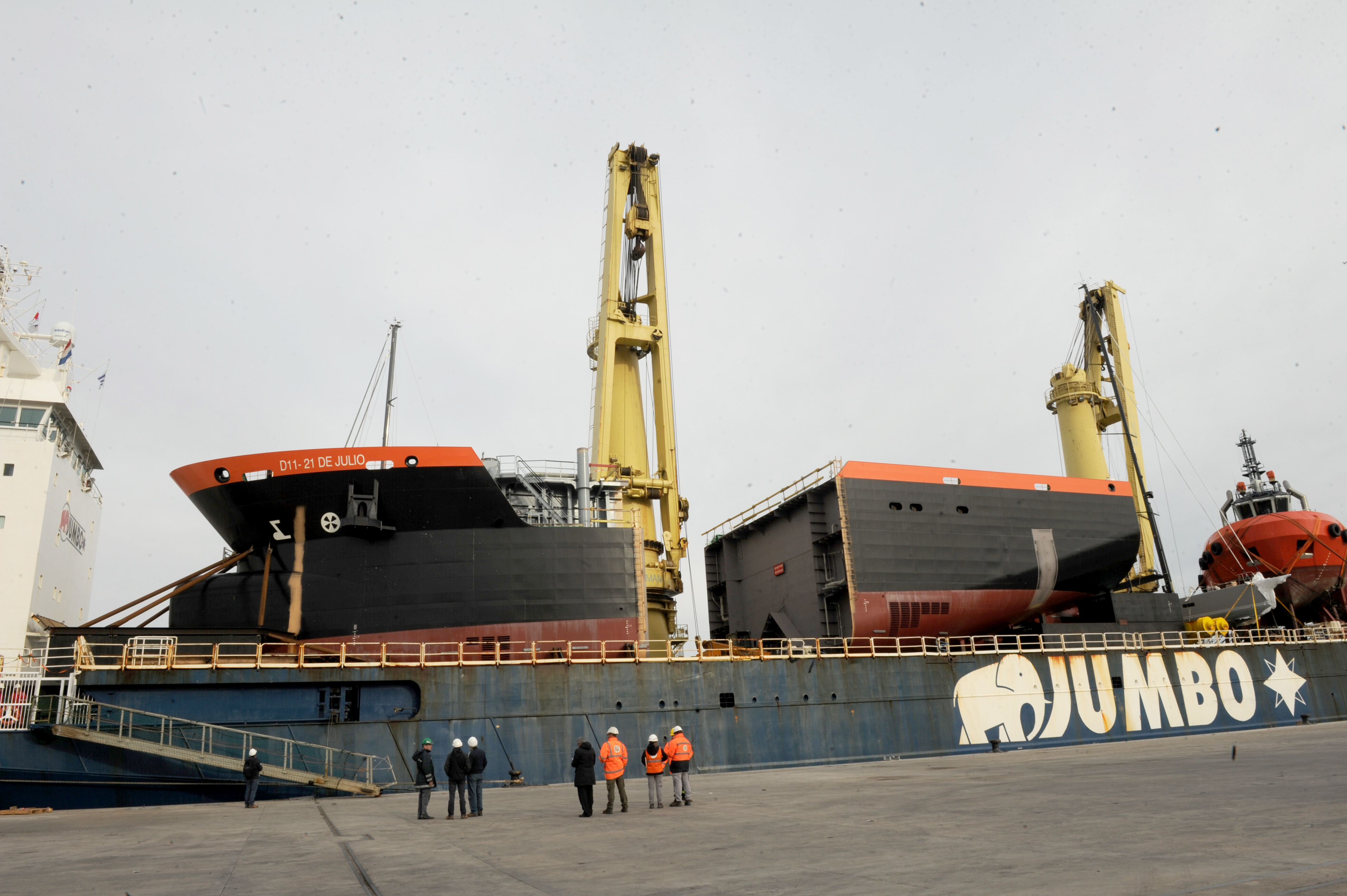 Arribaron a Montevideo los componentes fabricados en Europa de nueva draga de ANP