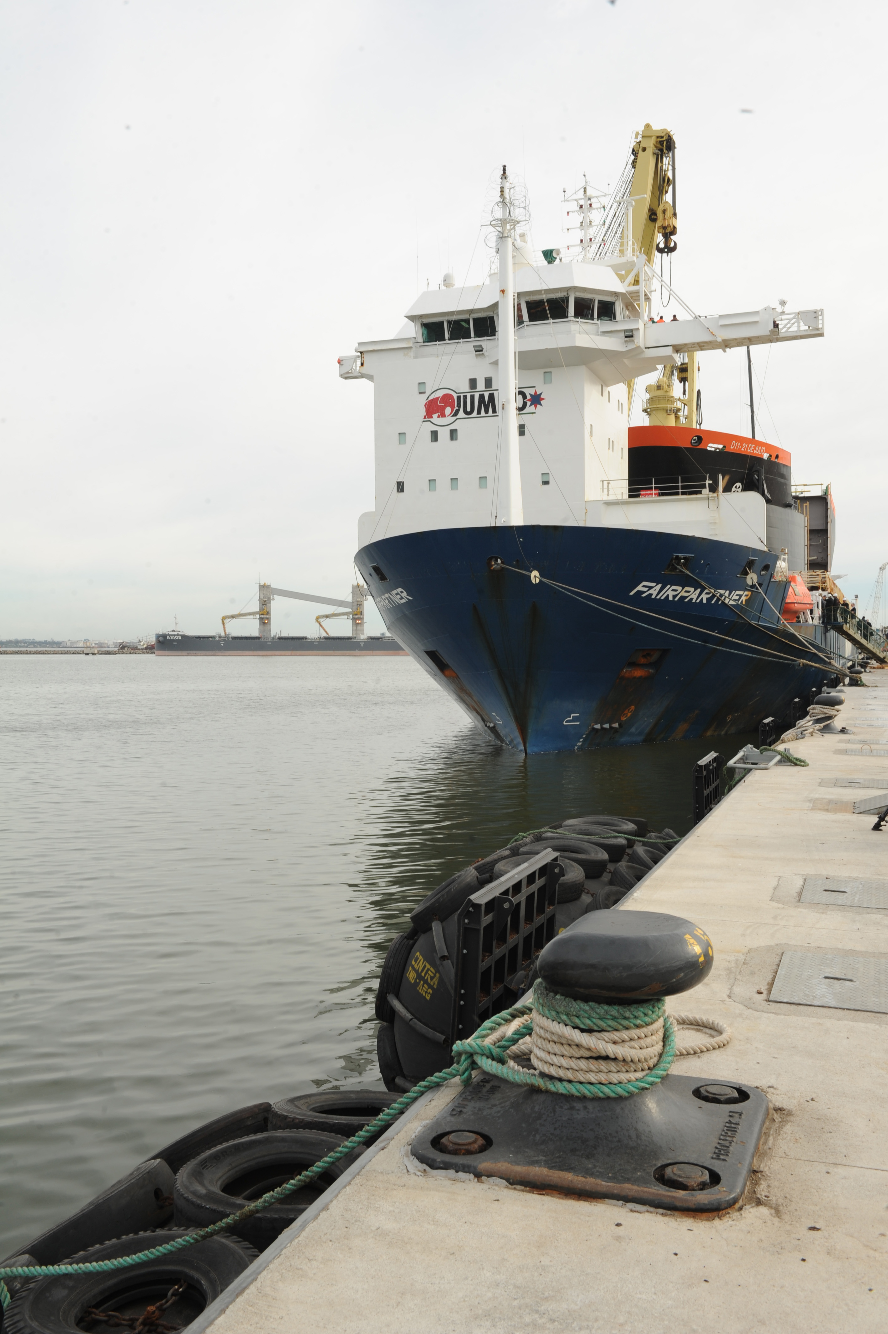 Arribaron a Montevideo los componentes fabricados en Europa de nueva draga de ANP