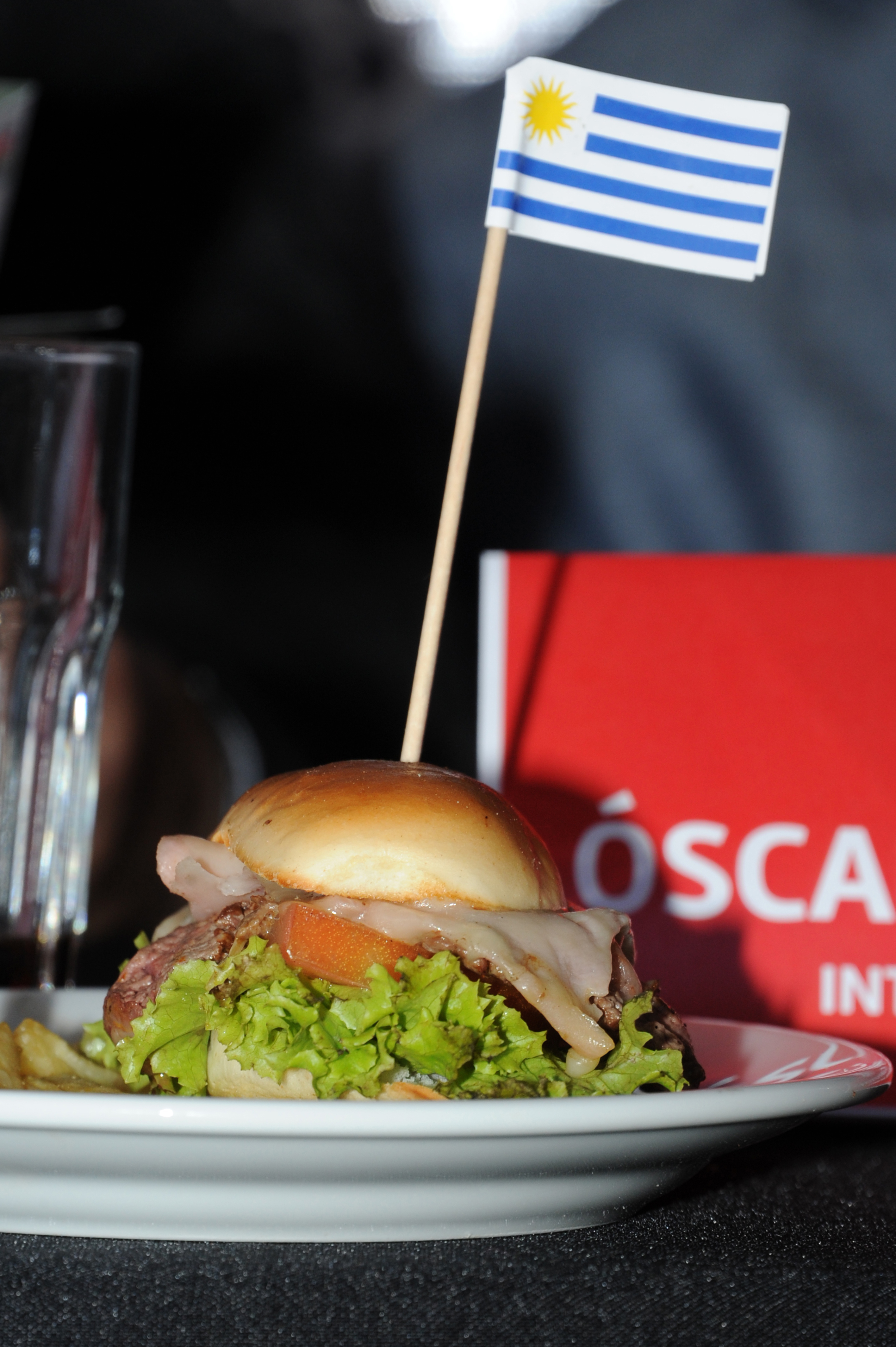 Ministra de Turismo, Liliam Kechichian, encabezó el Chivito Weekend, homenaje al plato más típico