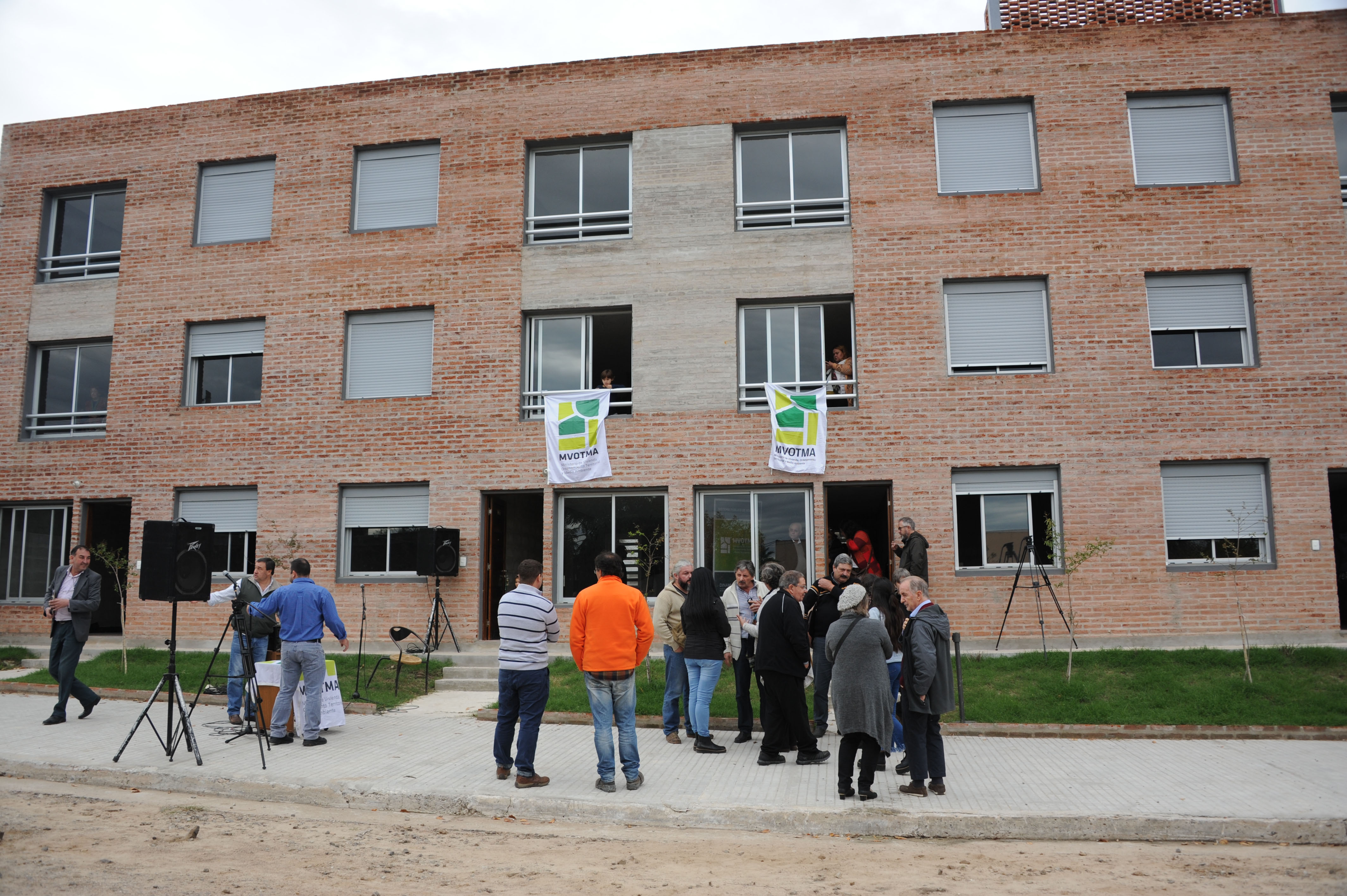 Inauguración del complejo habitacional Tomás de Mattos, en Tacuarembó