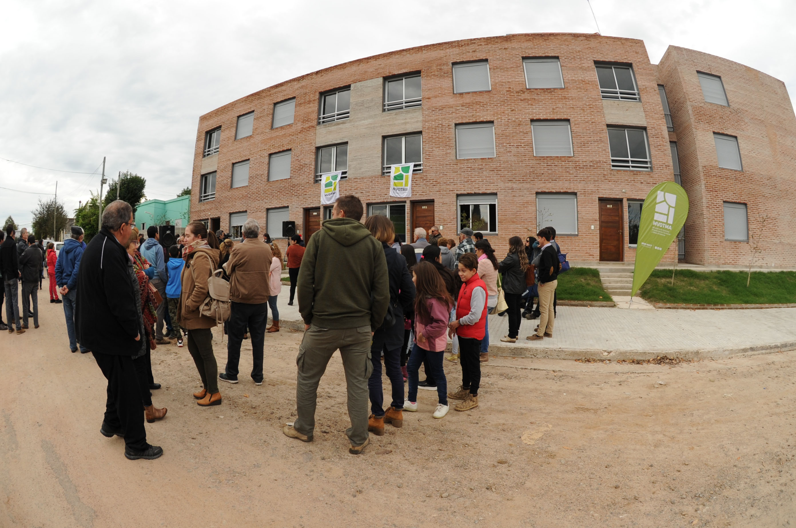 Inauguración del complejo habitacional Tomás de Mattos, en Tacuarembó