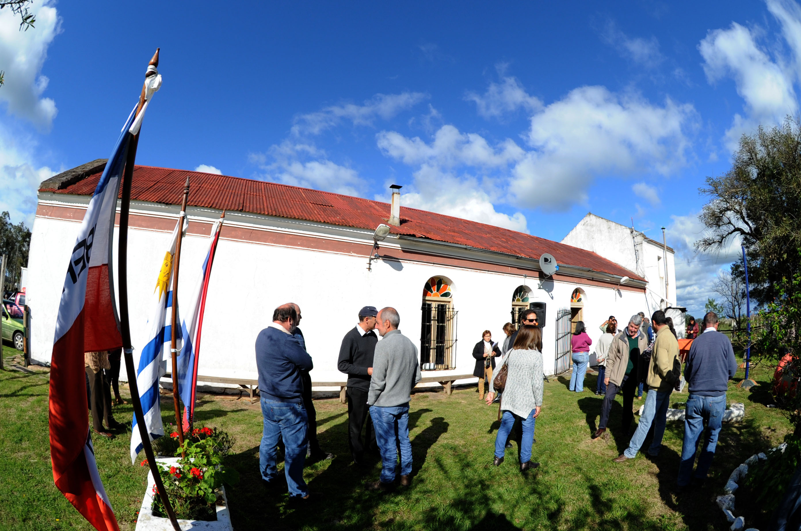 Inauguración de la red de cableado en el paraje Retamosa, ubicado en Lavalleja