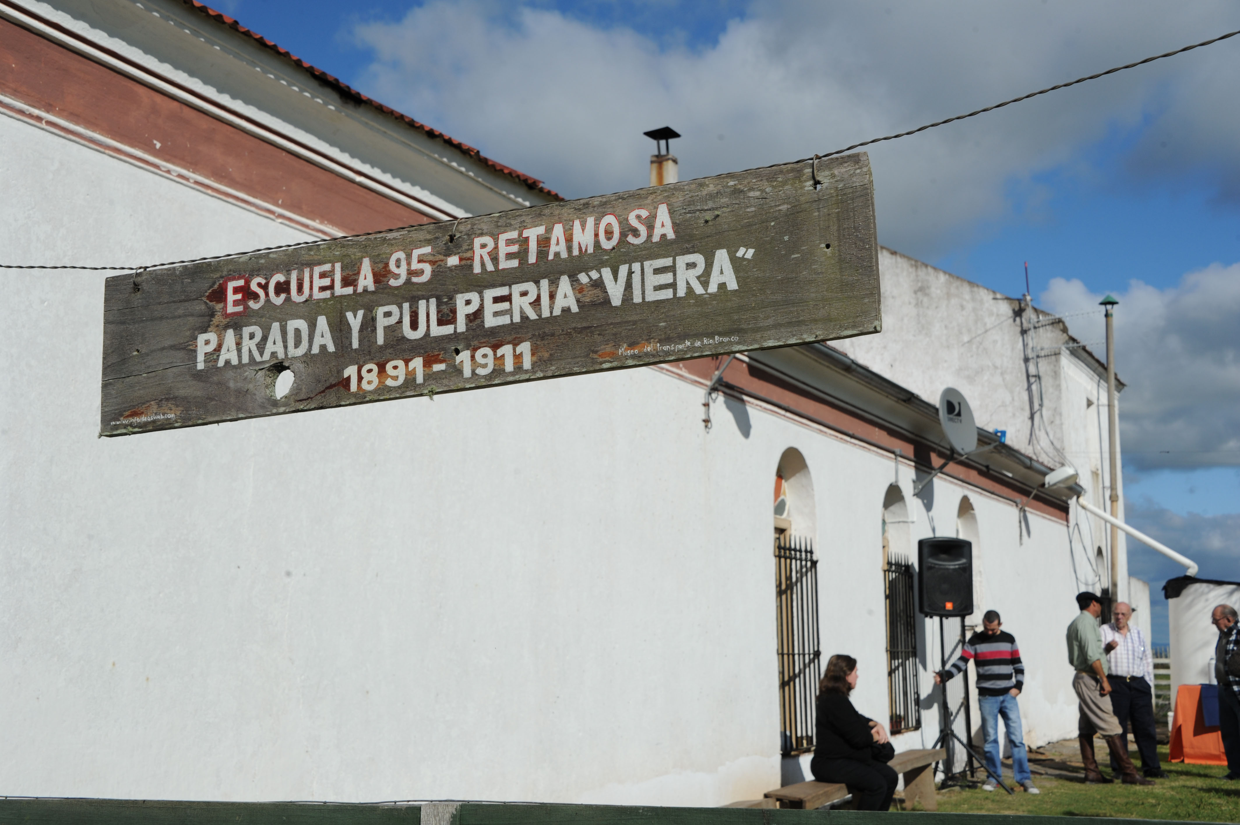 Inauguración de la red de cableado en el paraje Retamosa, ubicado en Lavalleja