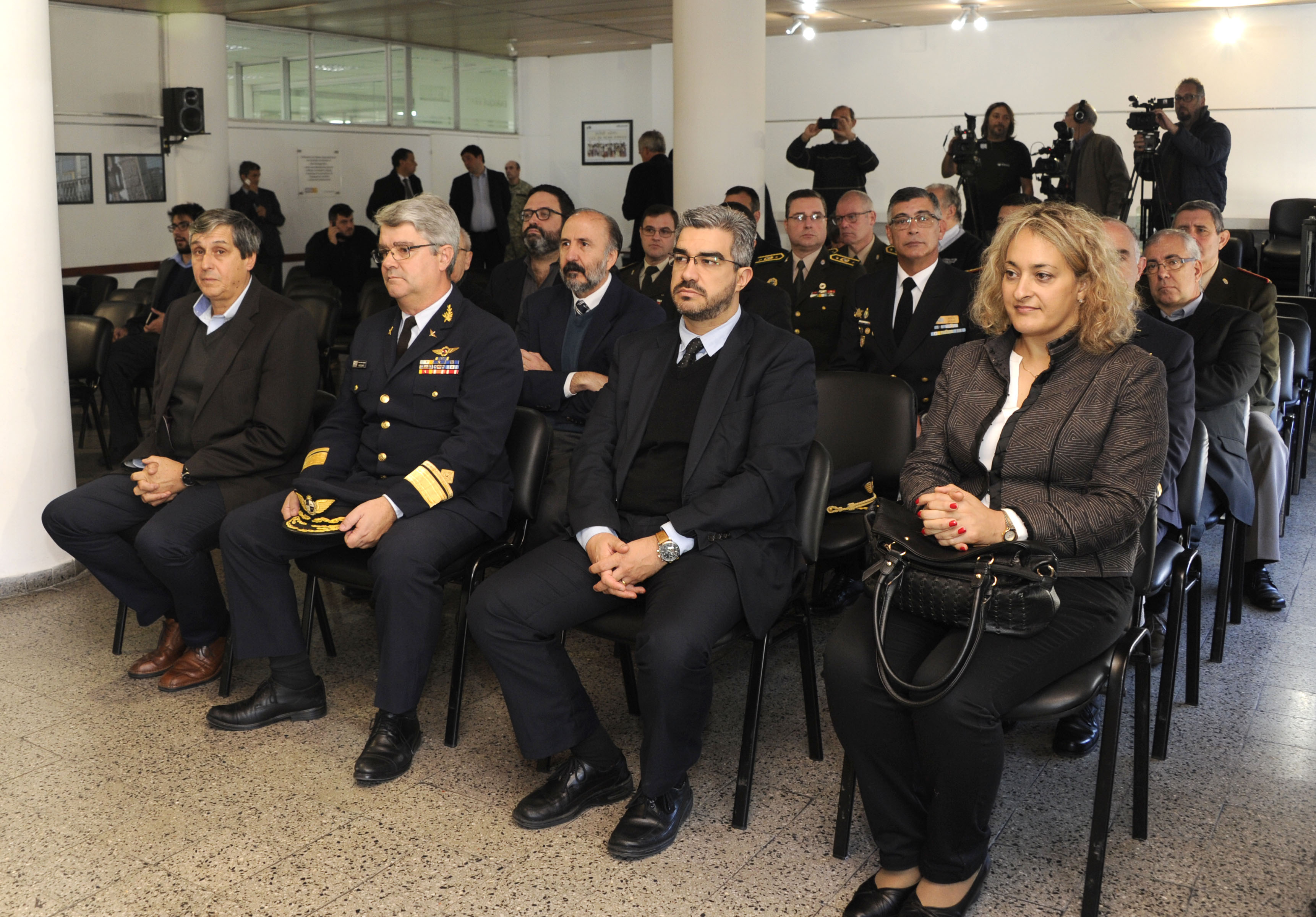 Asistentes a la firma de convenio
