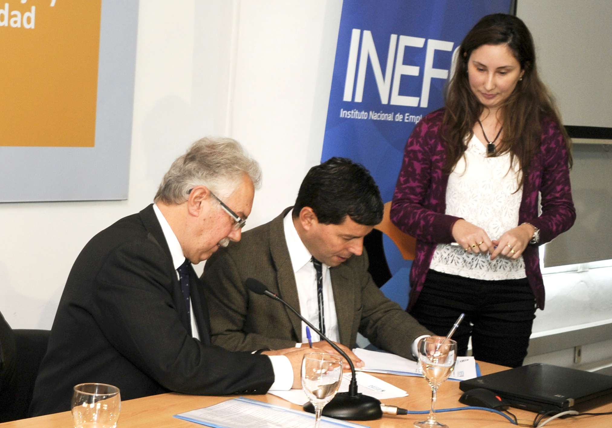 Jorge Menendez y Eduardo Pereyra firman el convenio