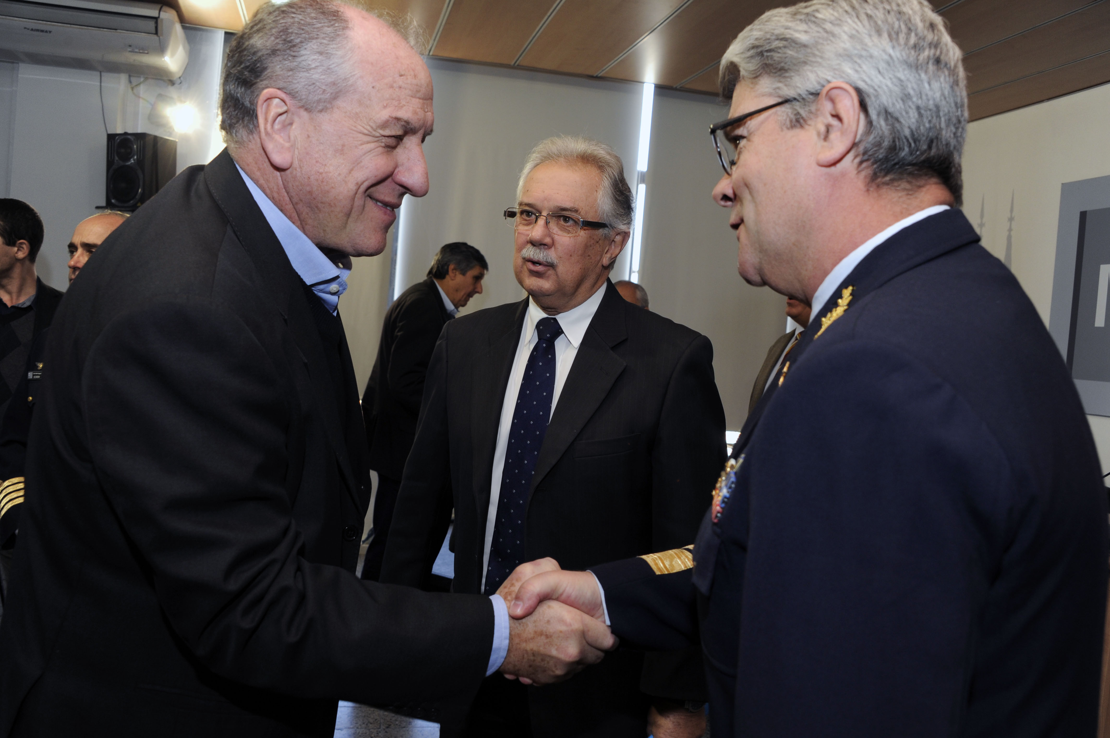 Defensa e Instituto de Formación Profesional brindarán cursos de oficios en unidades de las Fuerzas Armadas