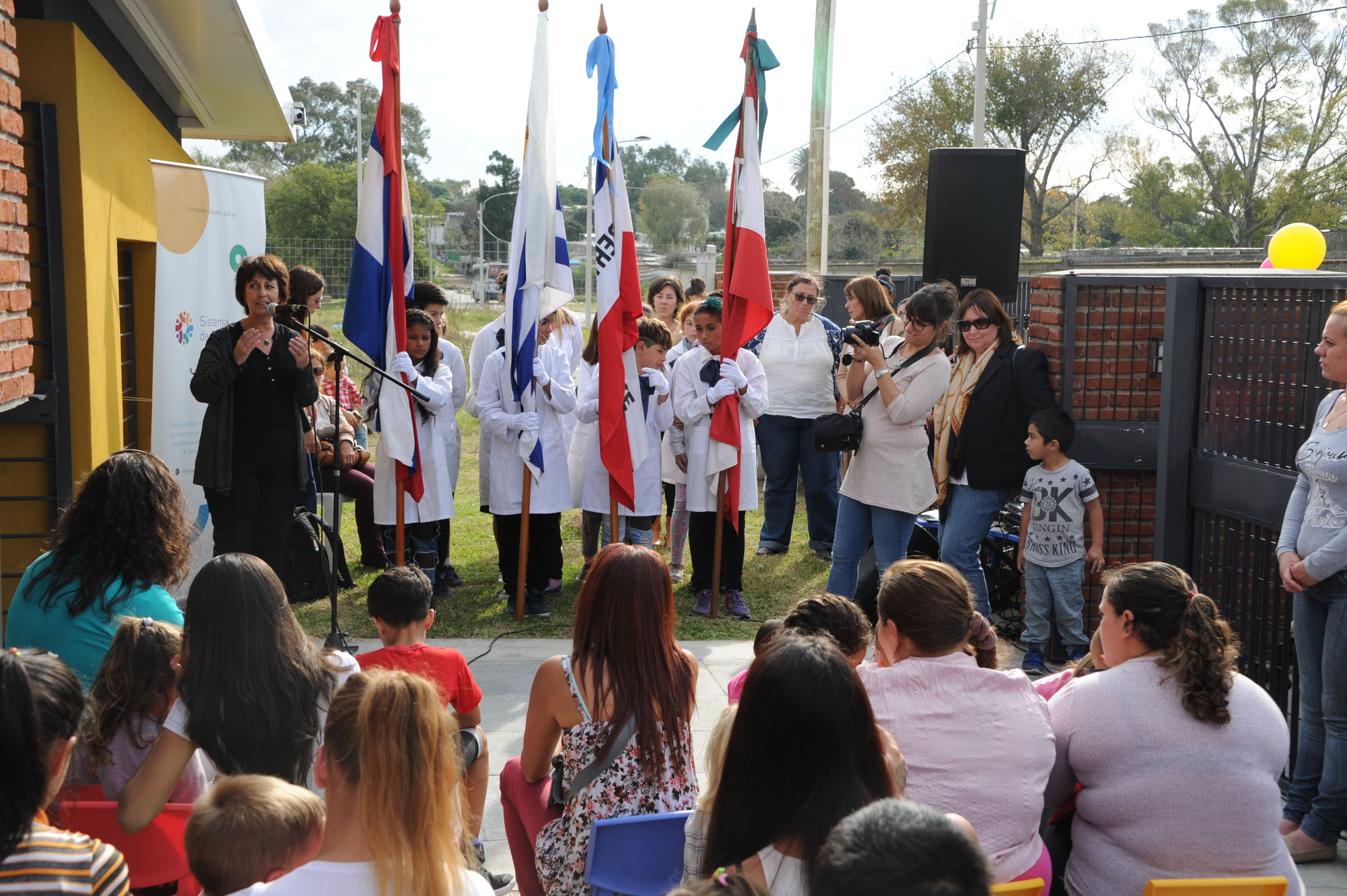 Inauguración del CAIF Itamby en Montevideo