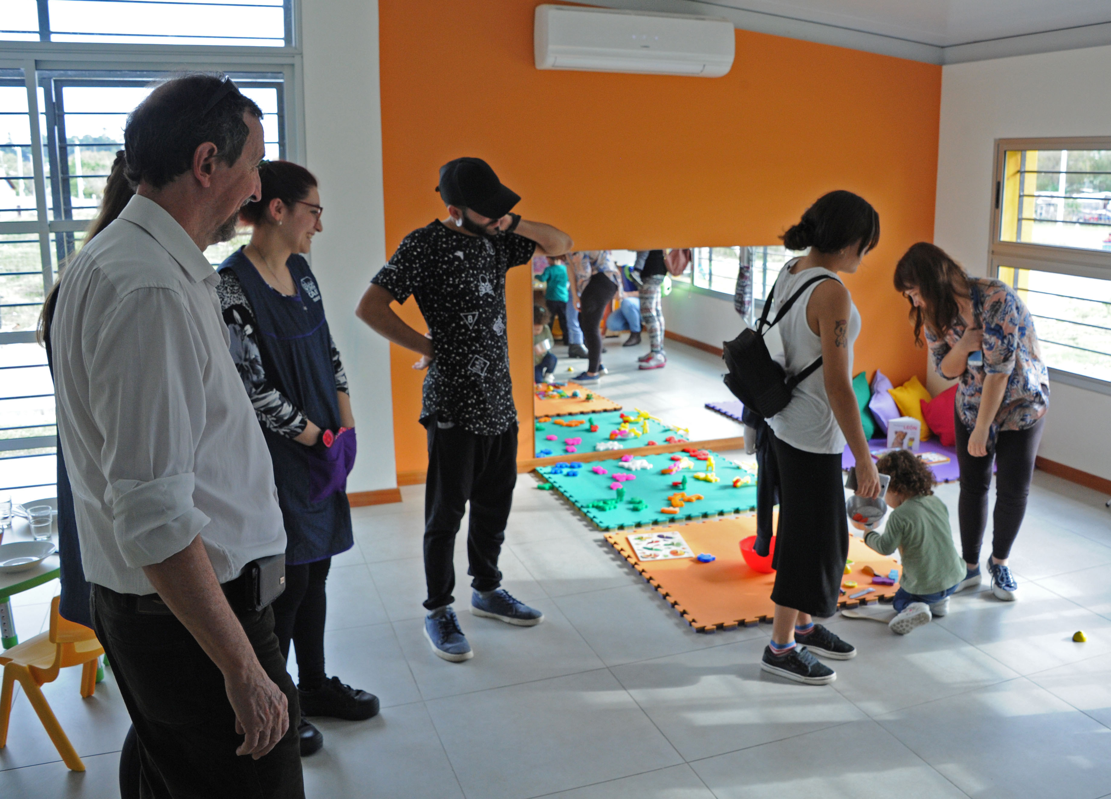 Inauguración del CAIF Itamby en Montevideo
