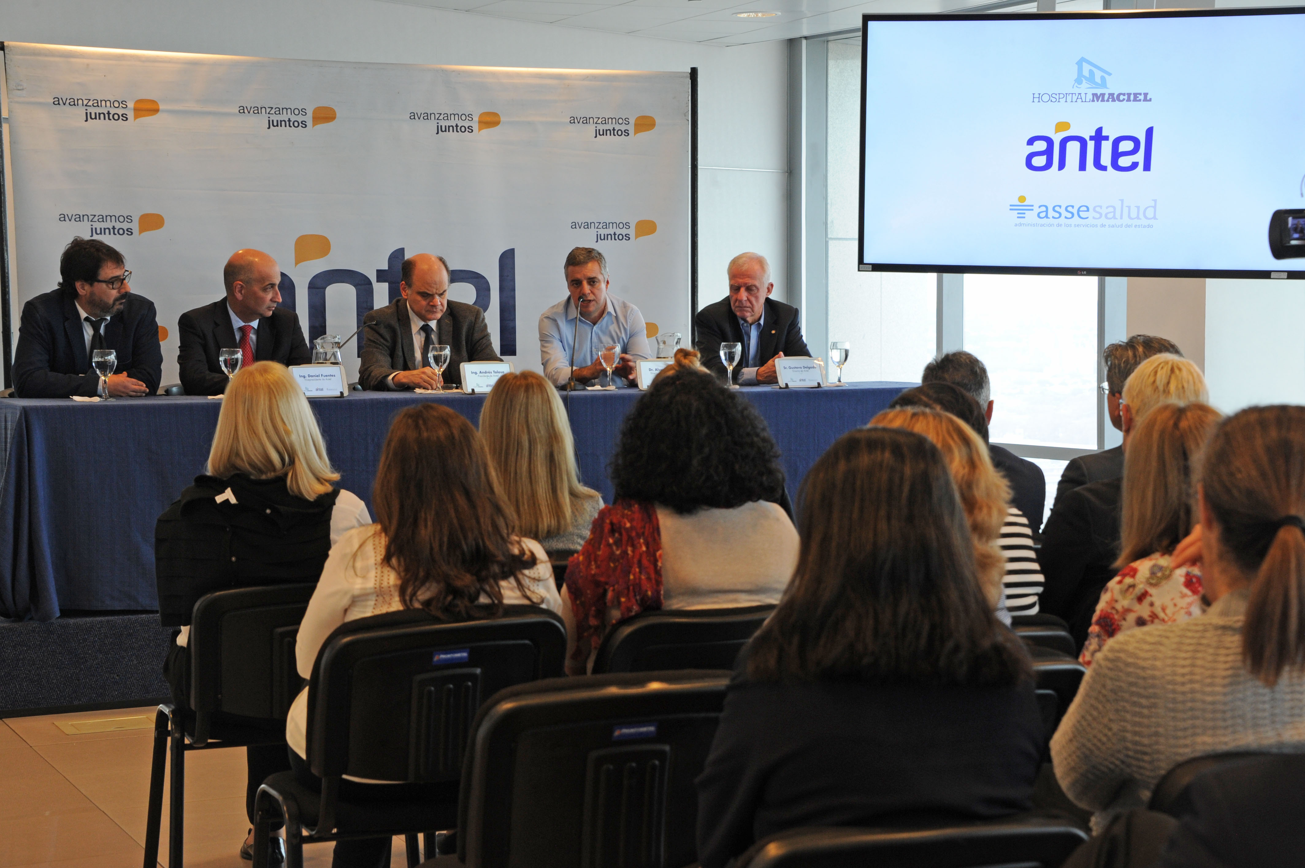 Firma de convenio entre Antel, ASSE y Hospital Maciel