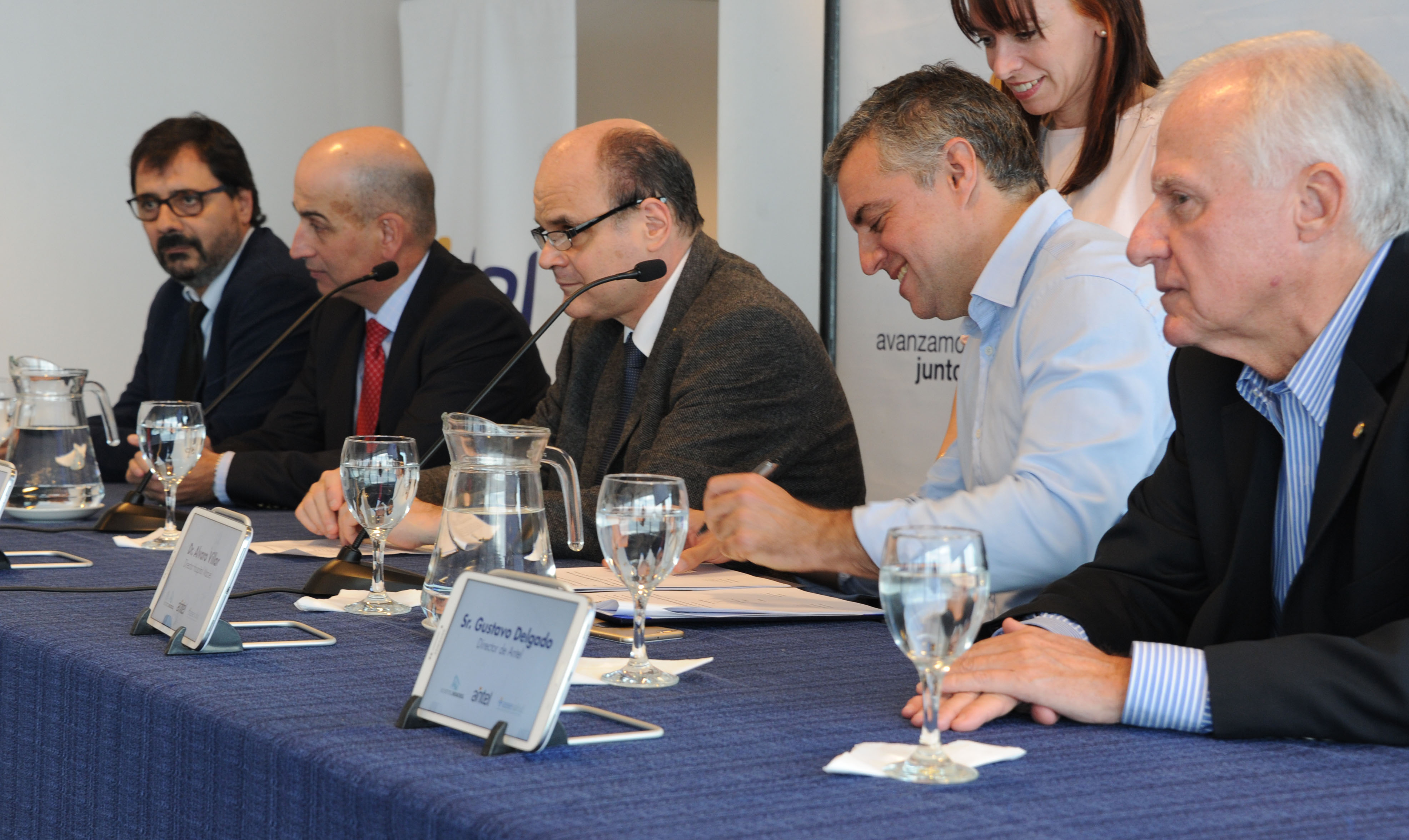 Firma de convenio entre Antel, ASSE y Hospital Maciel
