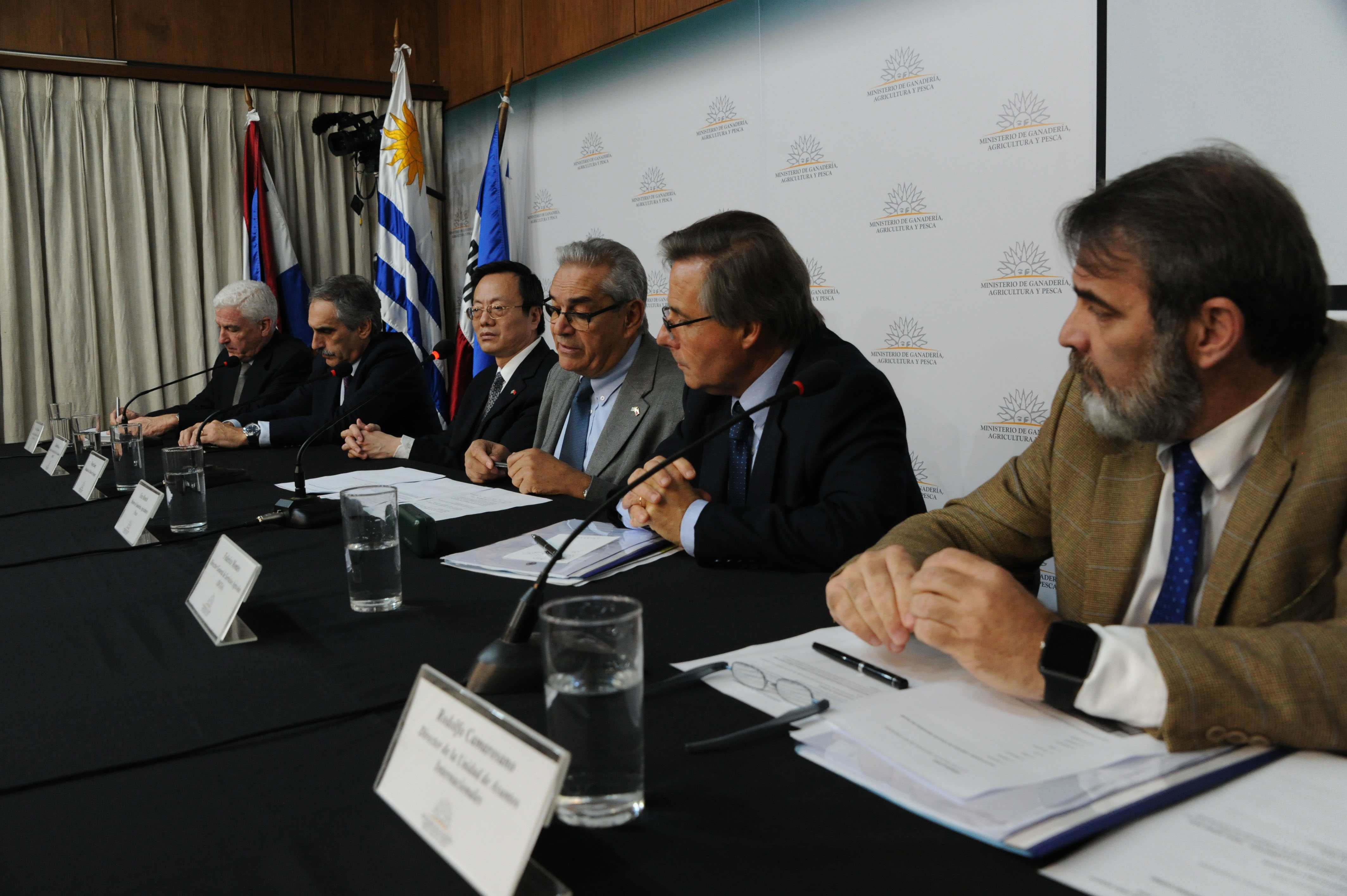 Benech en la conferencia de prensa convocada para informar sobre la visita a China