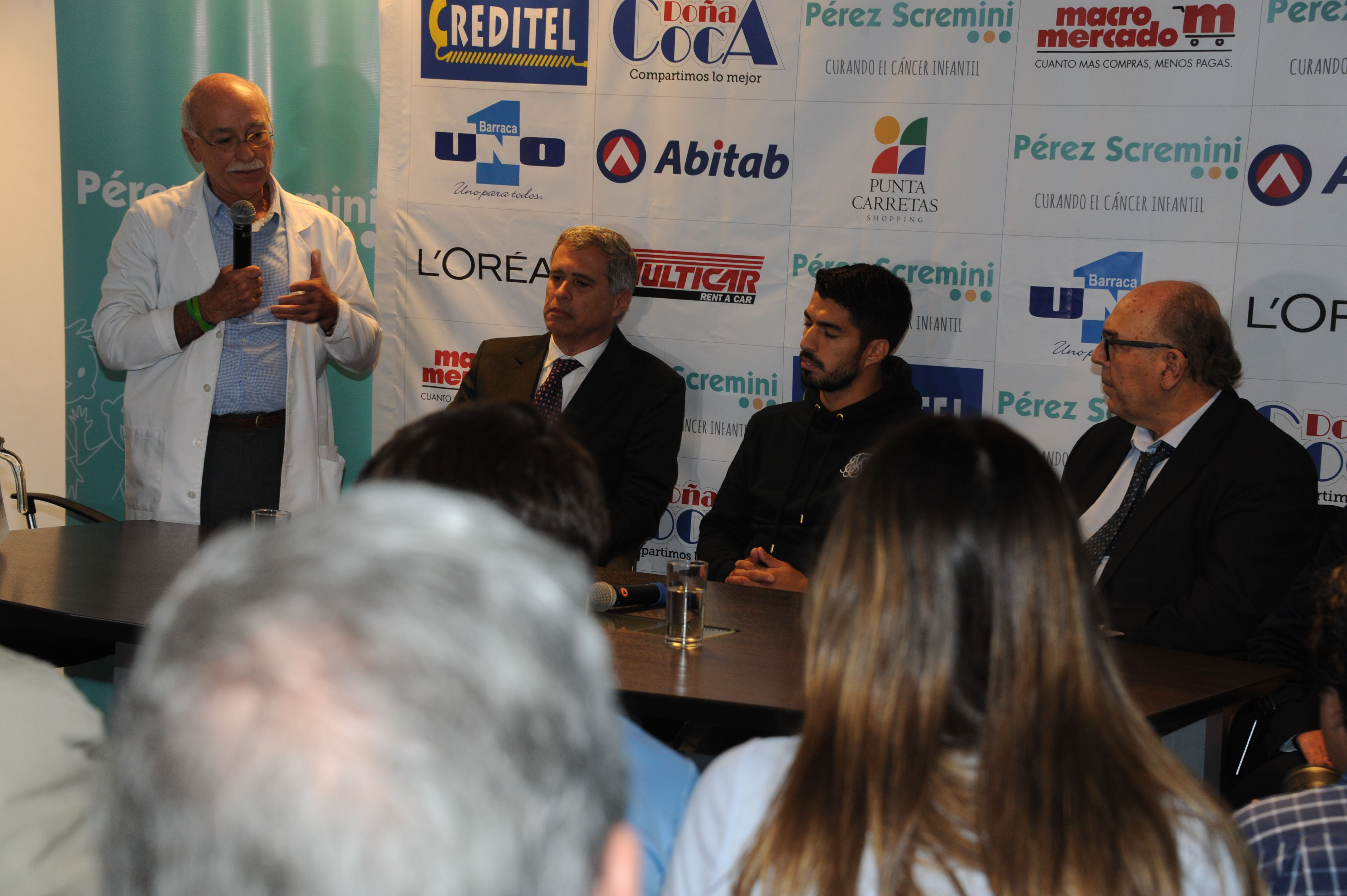 Luis Suárez participó en firma de convenio entre ASSE y la Fundación Pérez Scremini