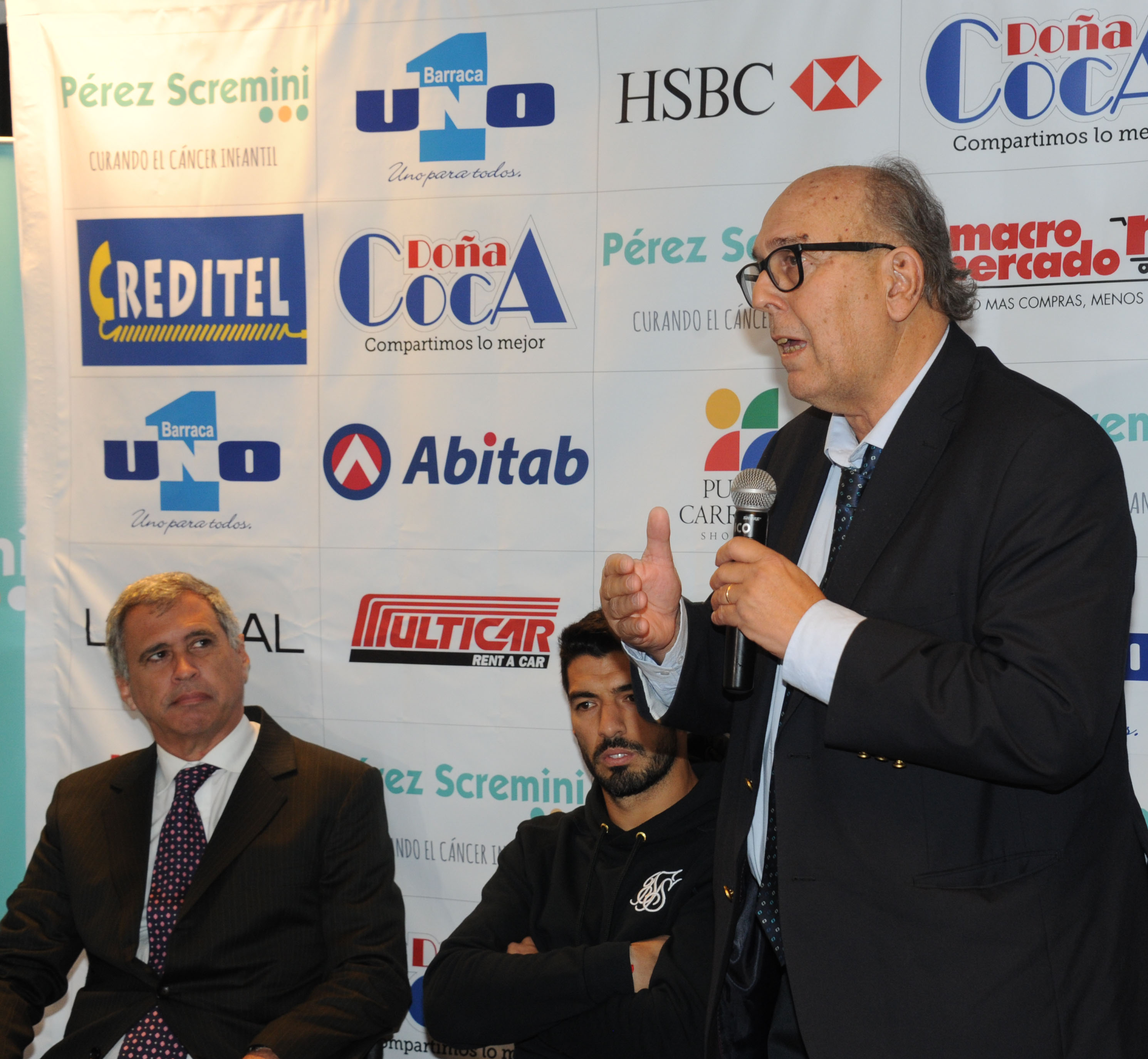 Luis Suárez participó en firma de convenio entre ASSE y la Fundación Pérez Scremini