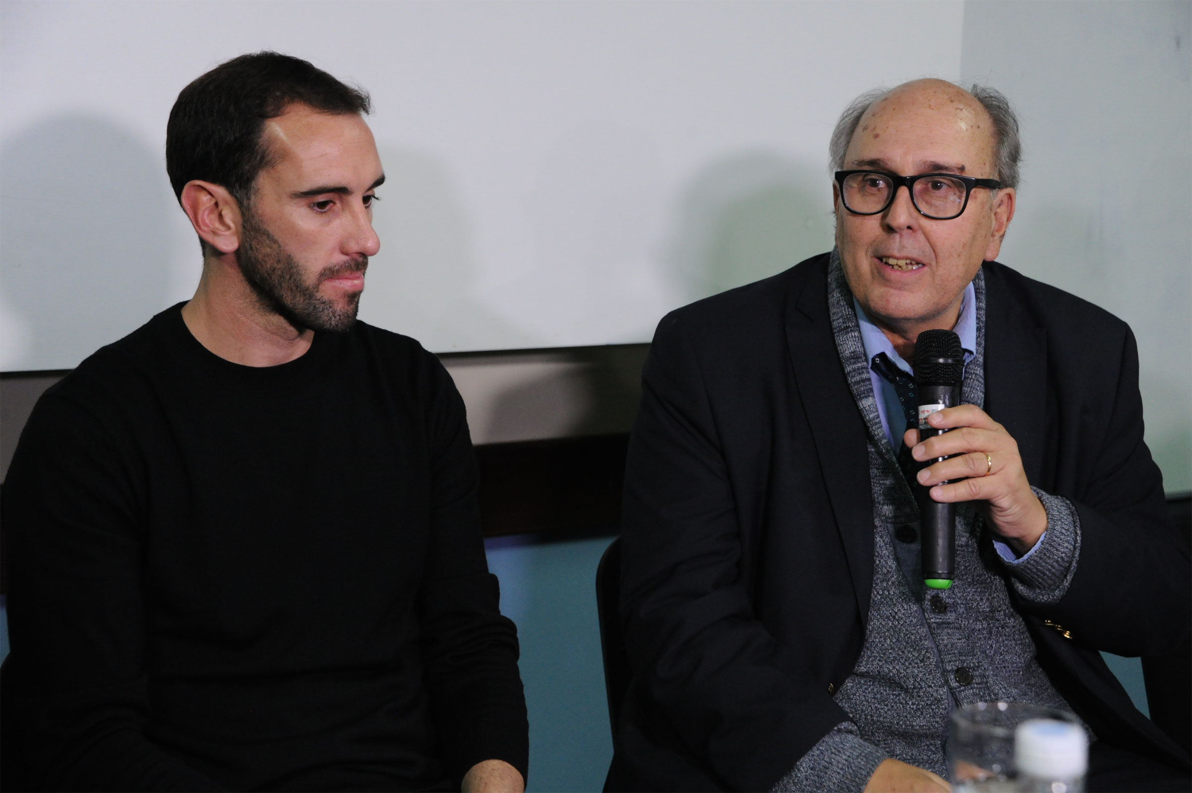 Diego Godín es nombrado padrino del hospital Pereira Rossell