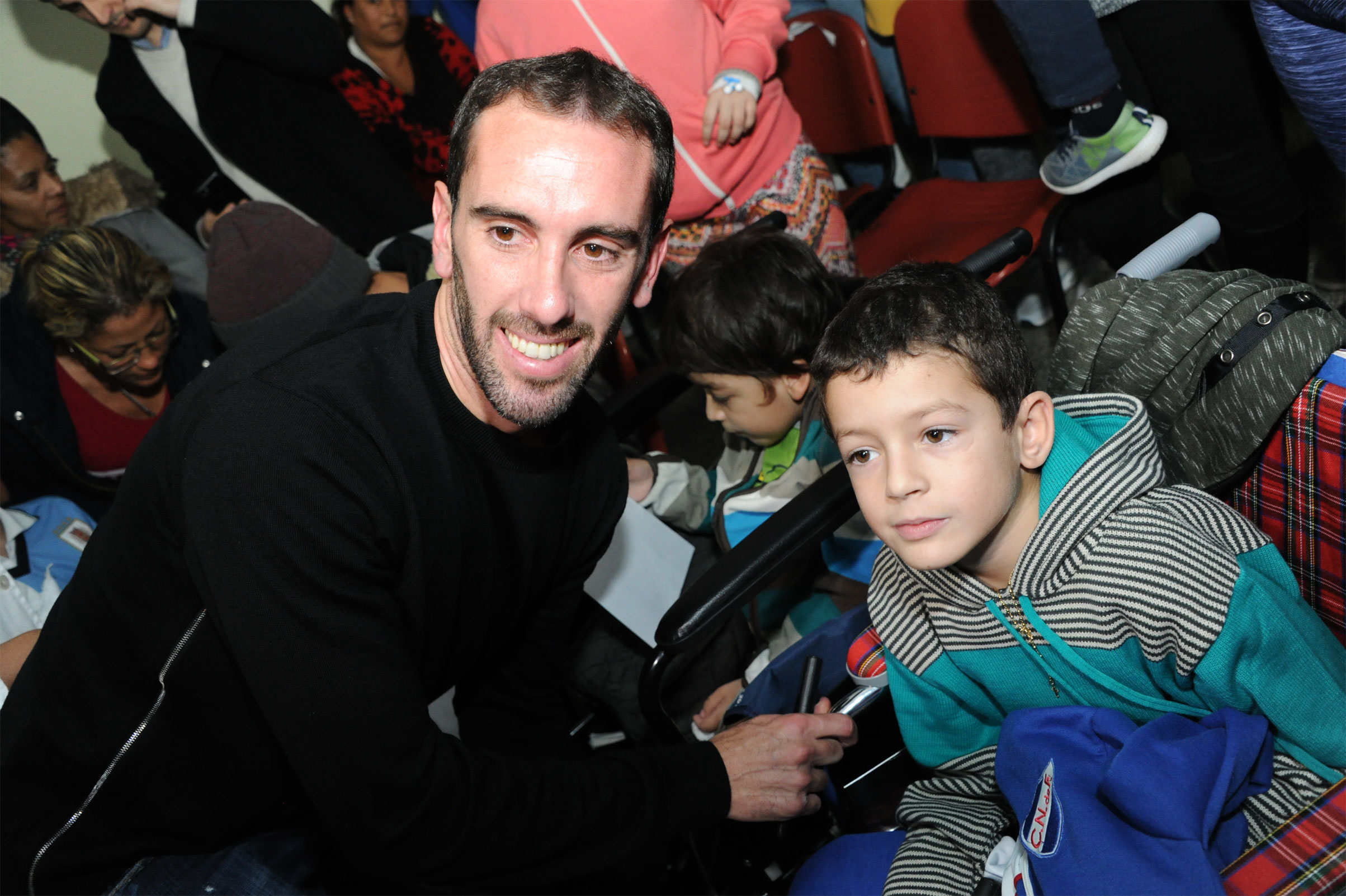 Diego Godín es nombrado padrino del hospital Pereira Rossell