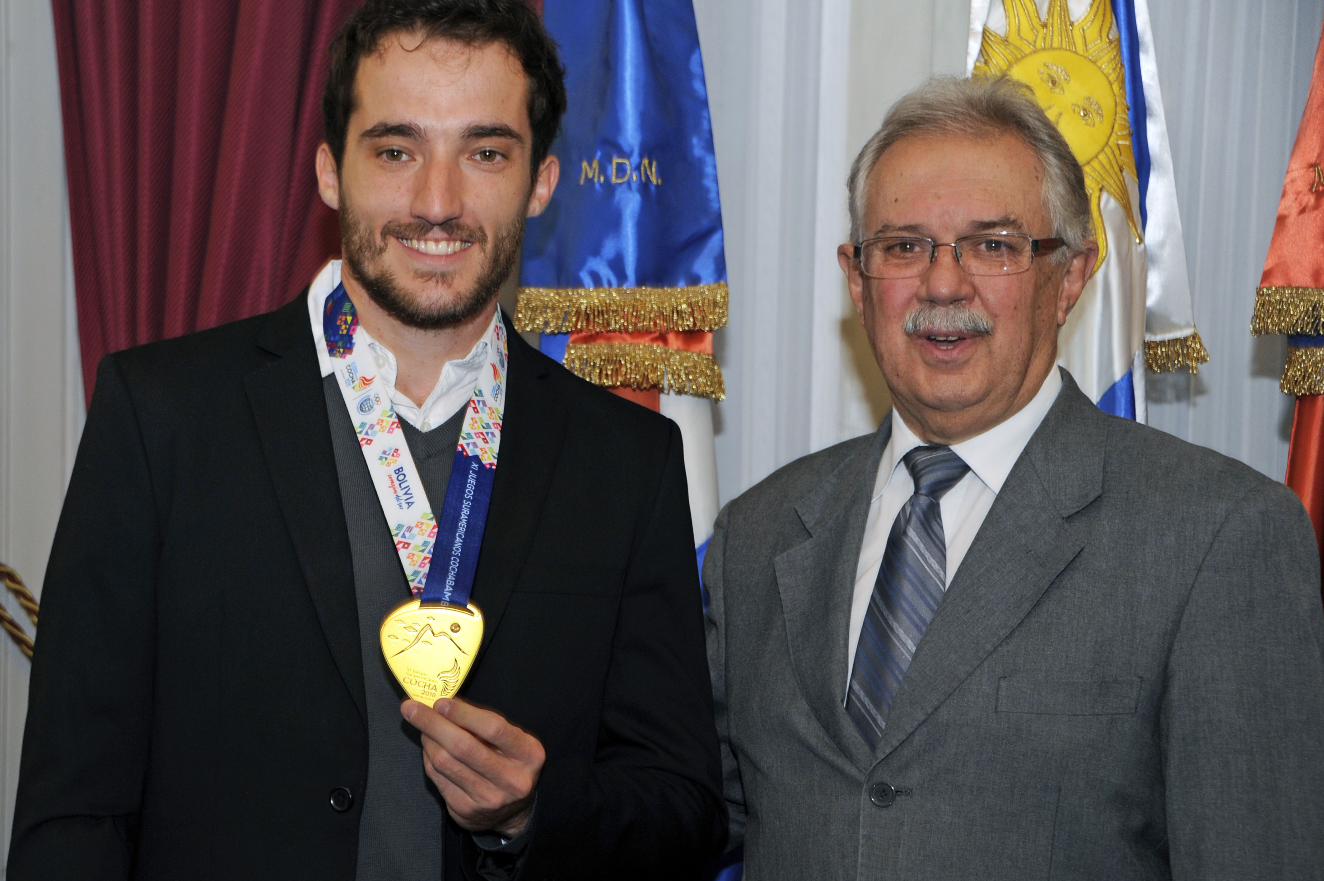 Ministerio de Defensa entregó reconocimiento a los 13 deportistas becados que integraron la delegación en los Juegos Odesur 2018