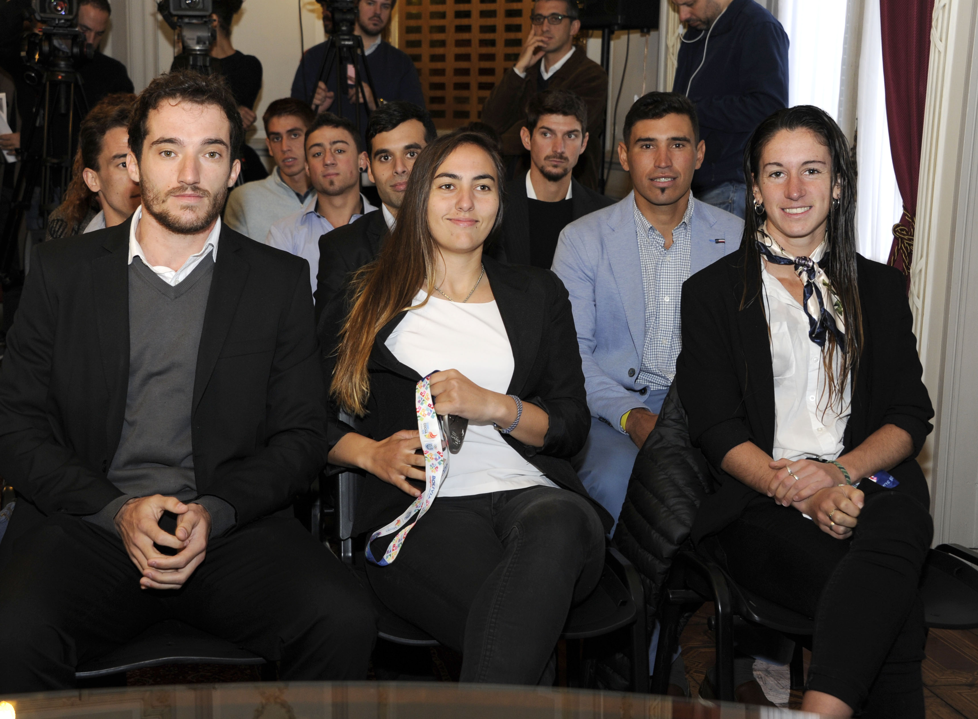 Ministerio de Defensa entregó reconocimiento a los 13 deportistas becados que integraron la delegación en los Juegos Odesur 2018