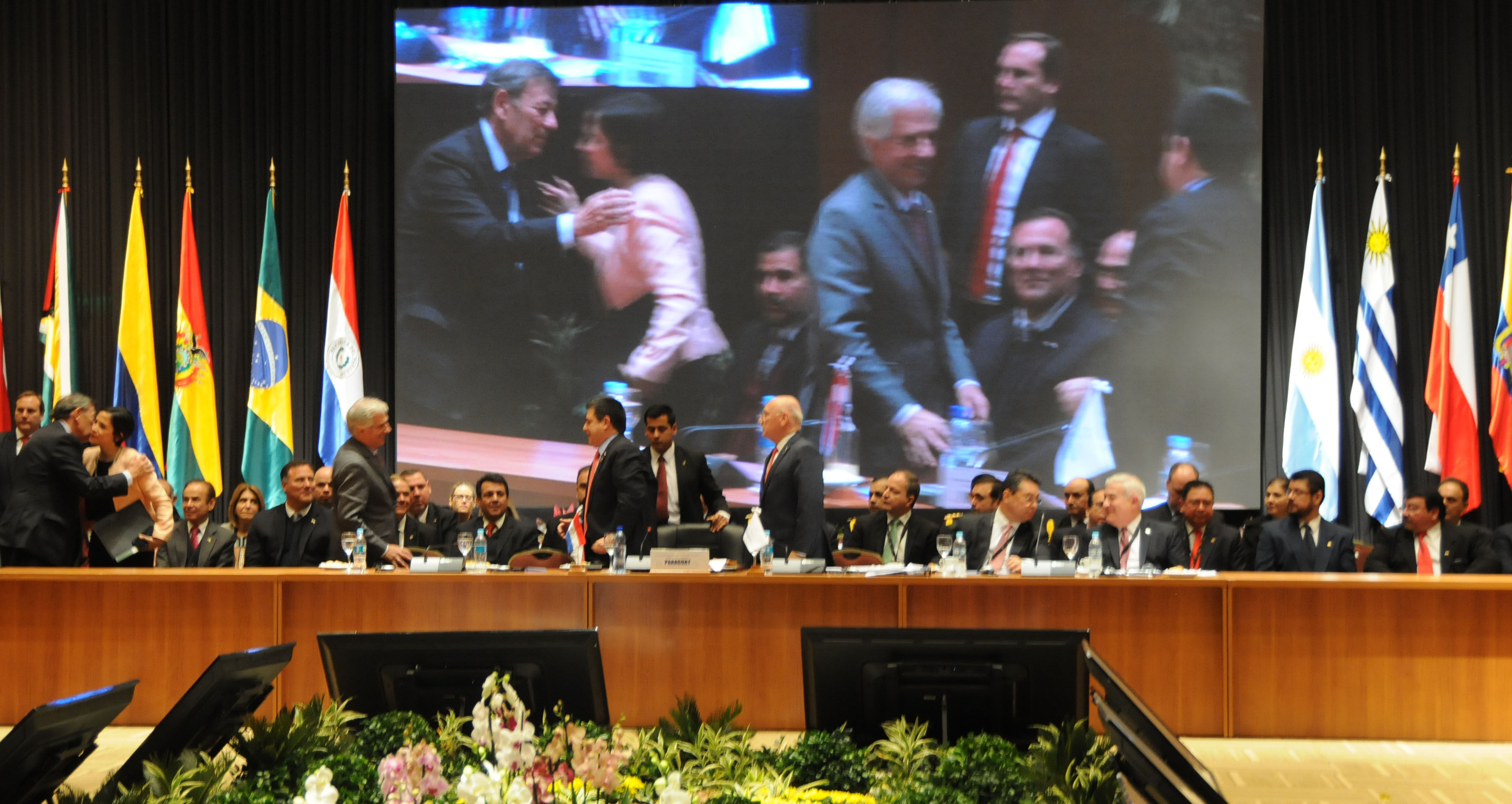 El presidente Tabaré Vázquez recibió la presidencia pro témpore del Mercosur por parte de su homólogo paraguayo, Horacio Cartes