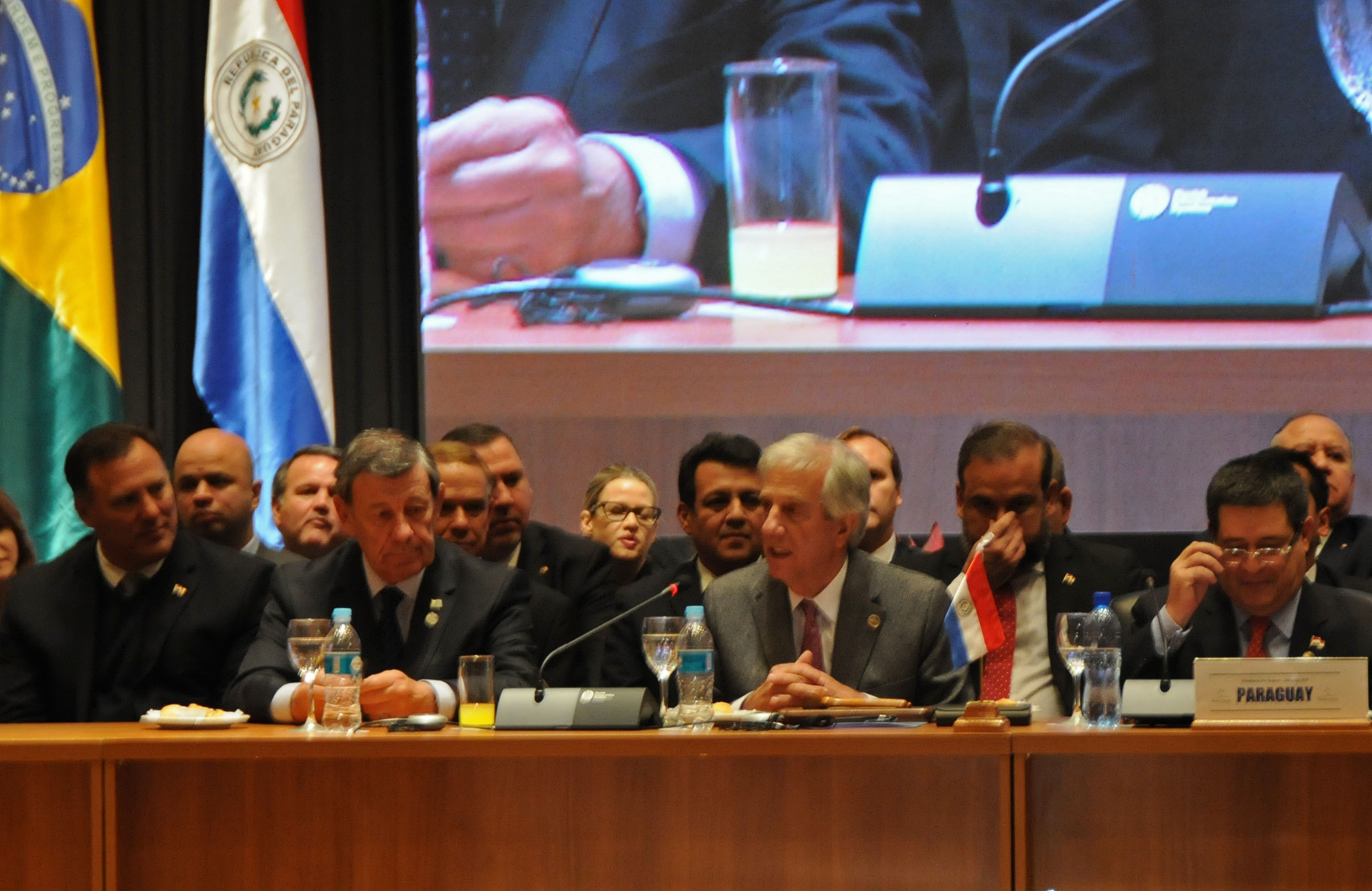 El presidente Tabaré Vázquez recibió la presidencia pro témpore del Mercosur por parte de su homólogo paraguayo, Horacio Cartes