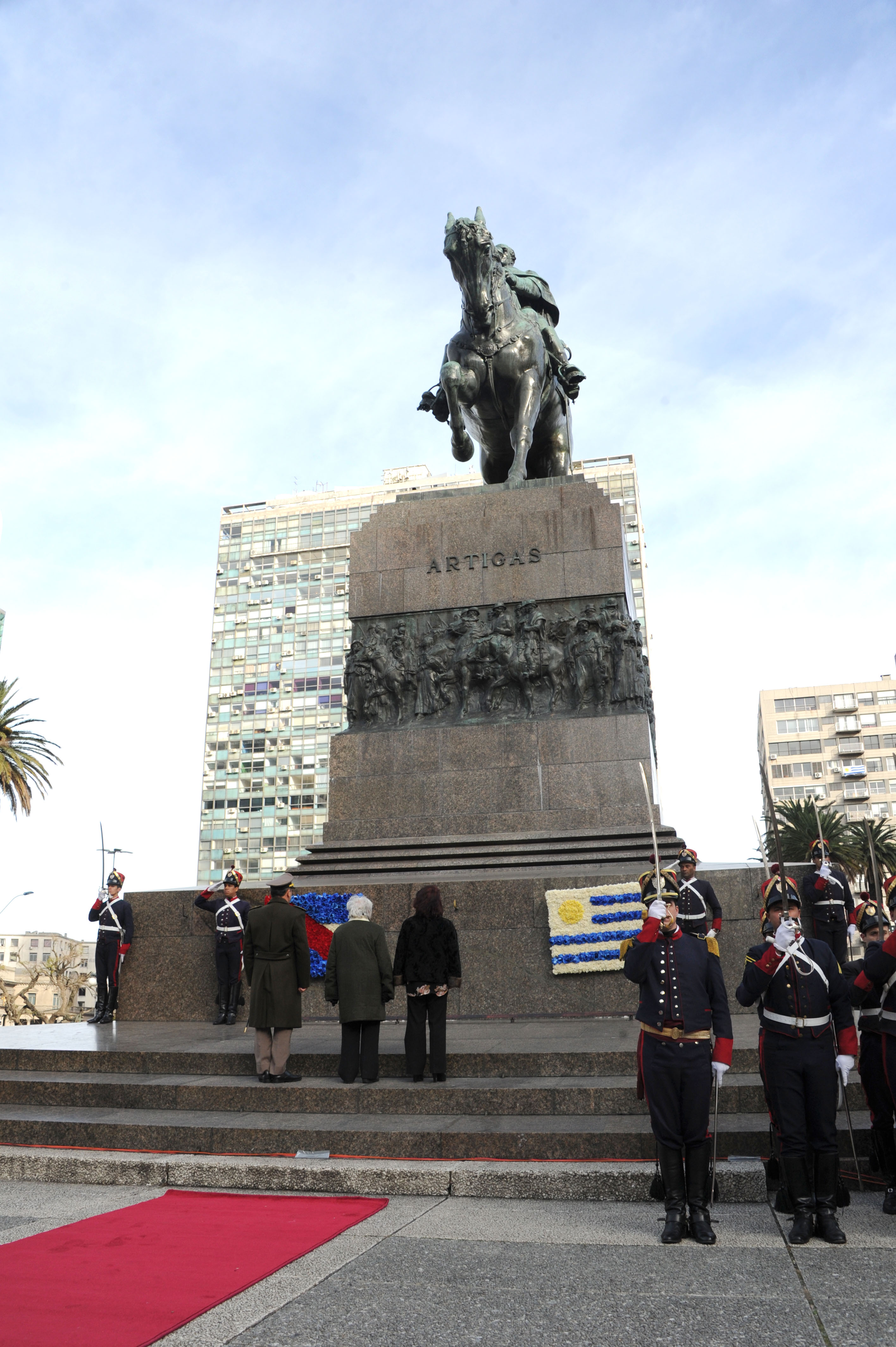 Vicepresidenta Topolansky encabezó acto conmemorativo del natalicio del prócer José Artigas