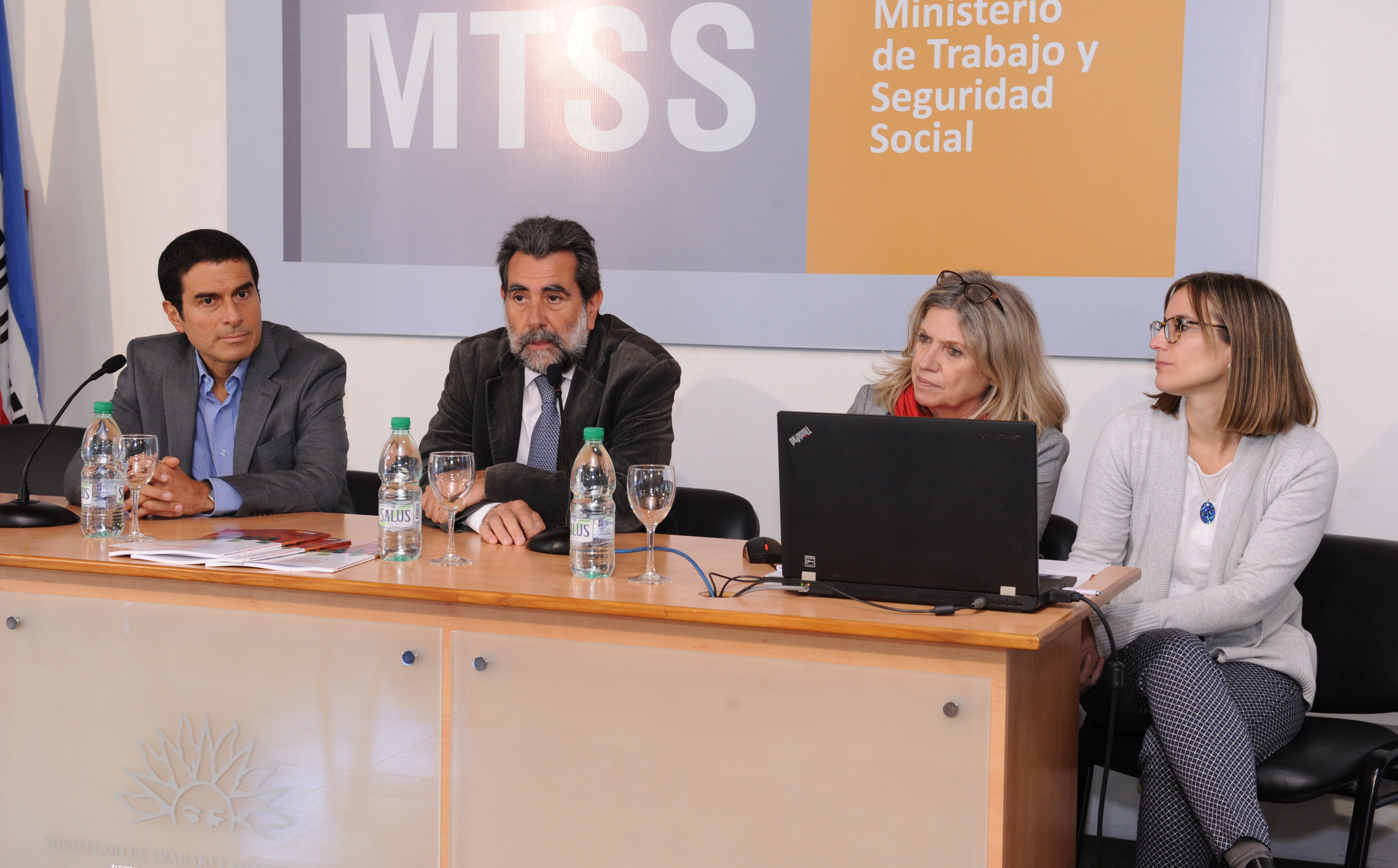 Ministerio de Trabajo presentó publicación sobre desarrollo de competencias sectoriales y diálogo social en Uruguay