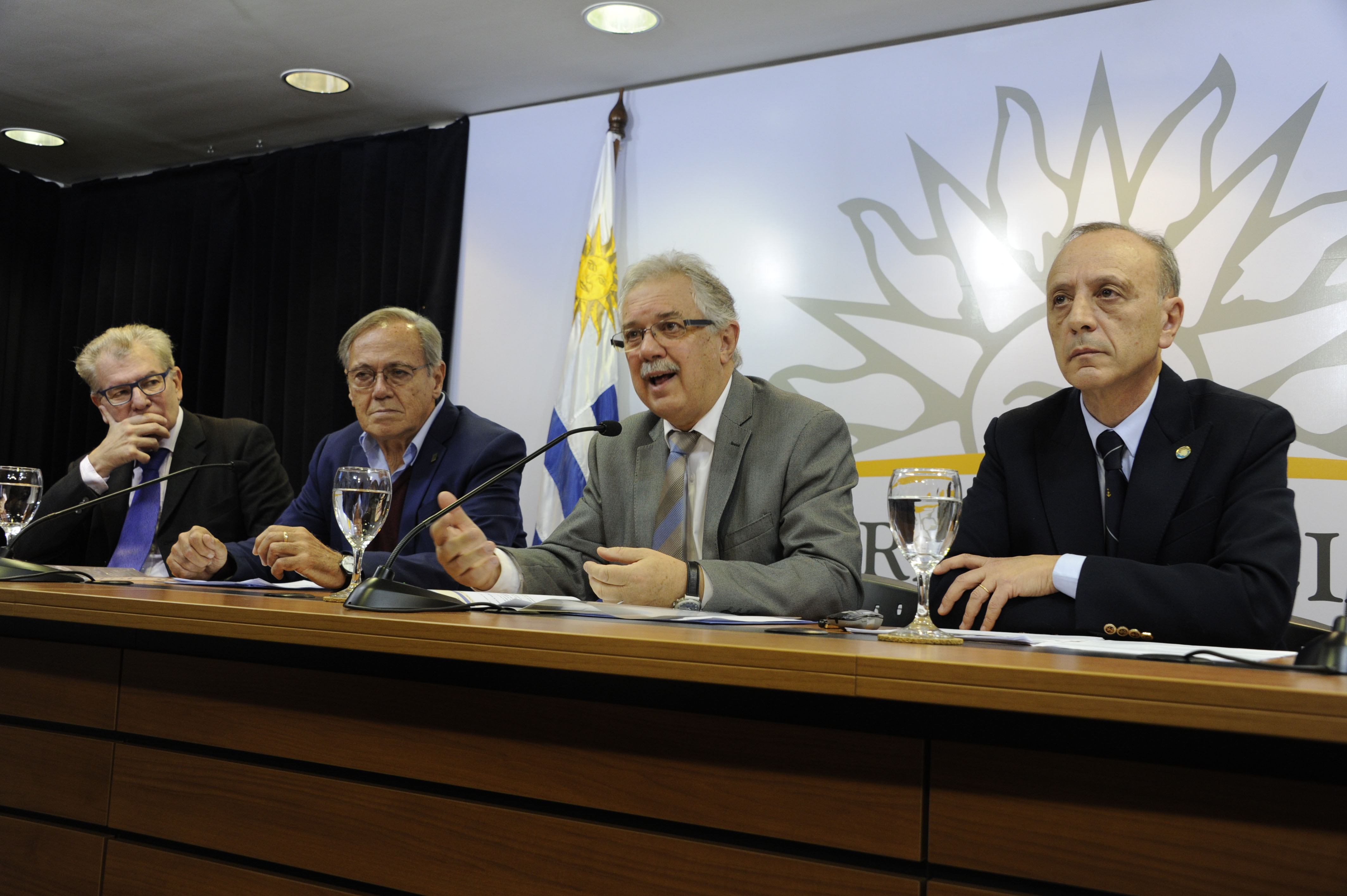 Ministro de Defensa Nacional, Jorge Menéndez
