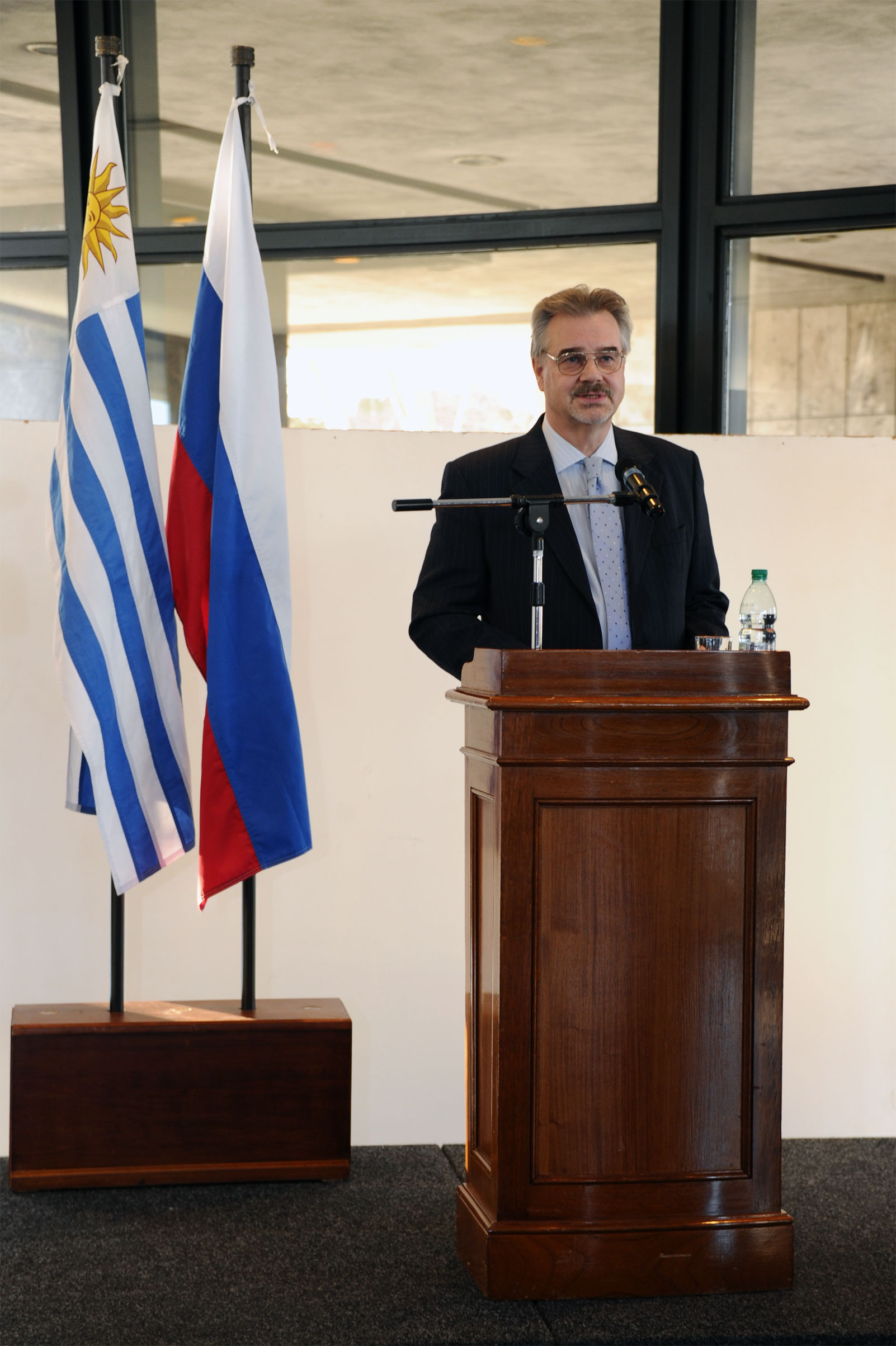 Inauguración de muestra sobre el Holocausto del pueblo judío en el Parlamento