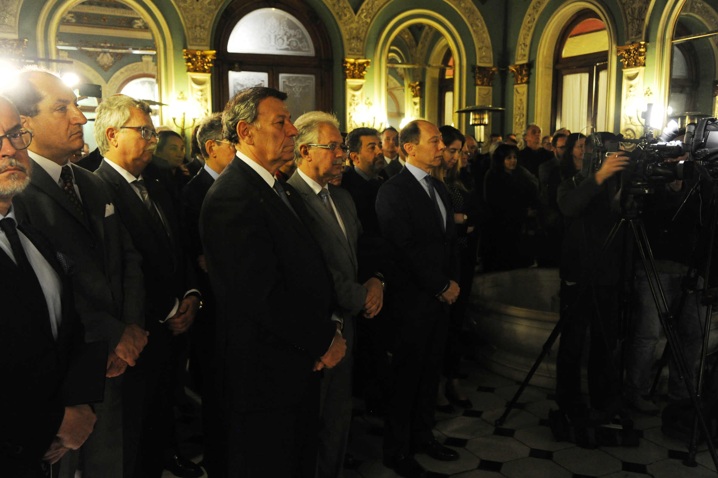 Autoridades asistentes al acto