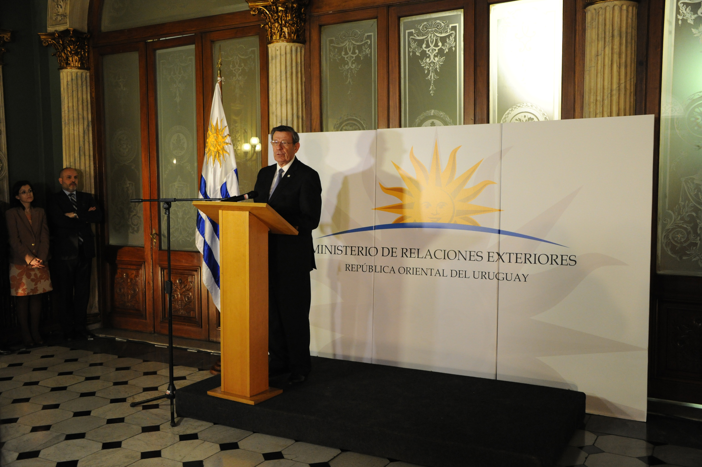 Canciller Rodolfo Nin Novoa, haciendo uso de la palabra