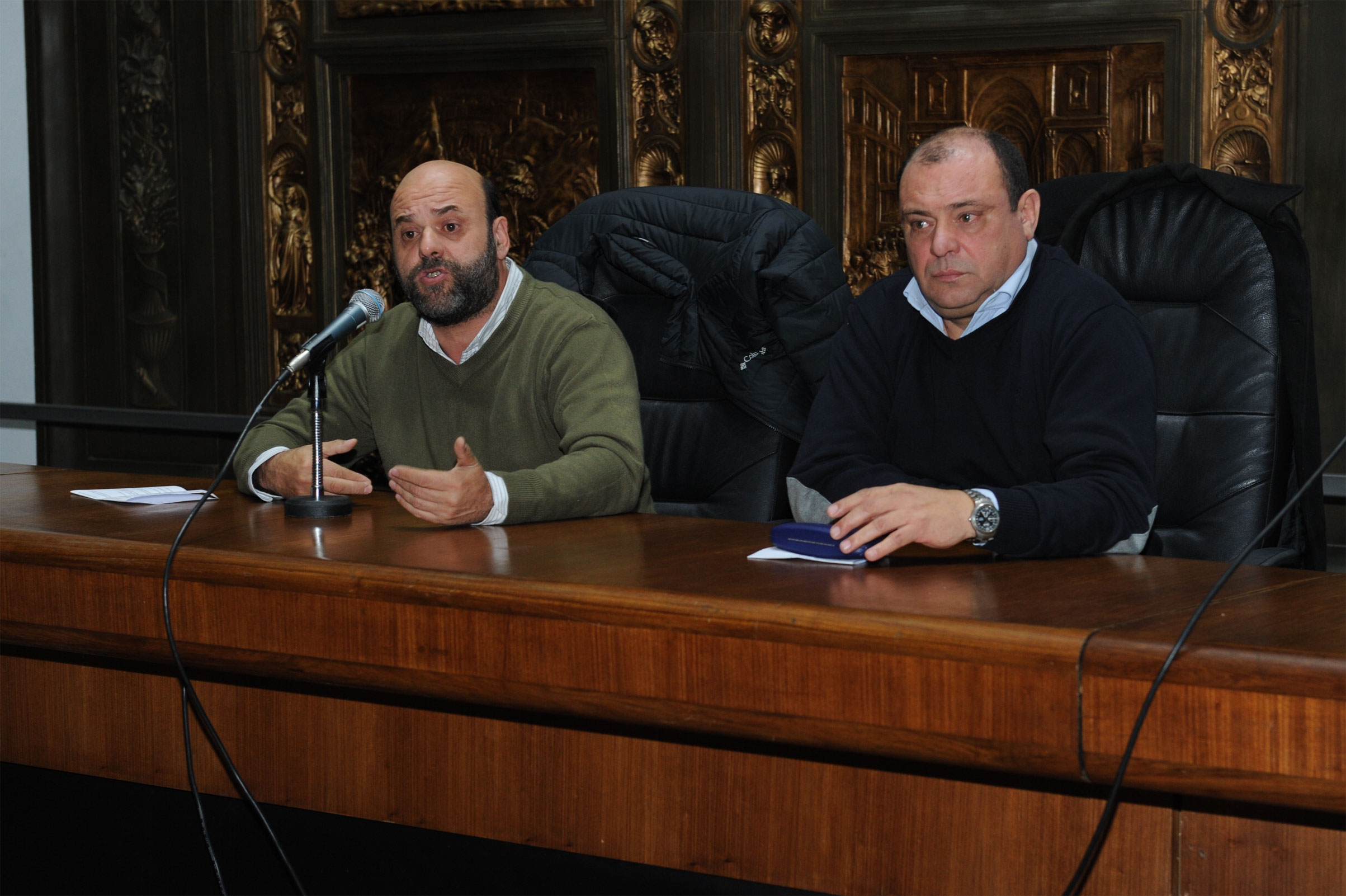 Entrega de certificados a educadores
