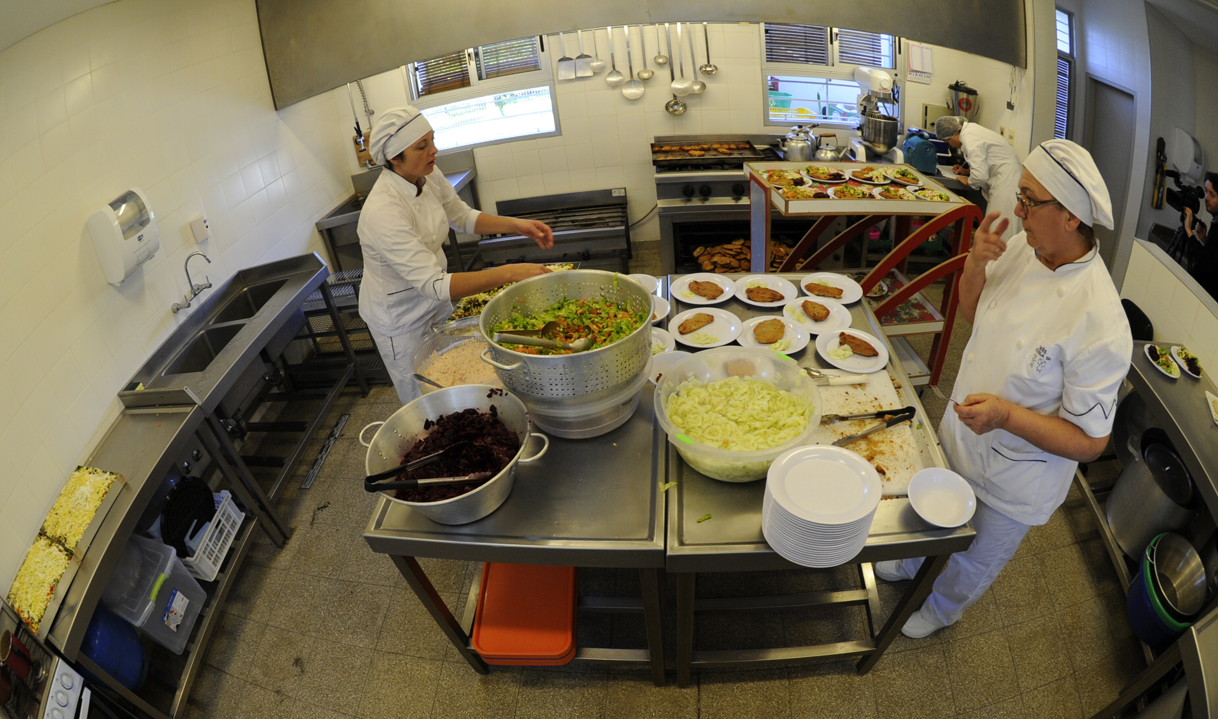 Cocina de la escuela N° 154 de tiempo completo, ubicada en Peñarol Viejo