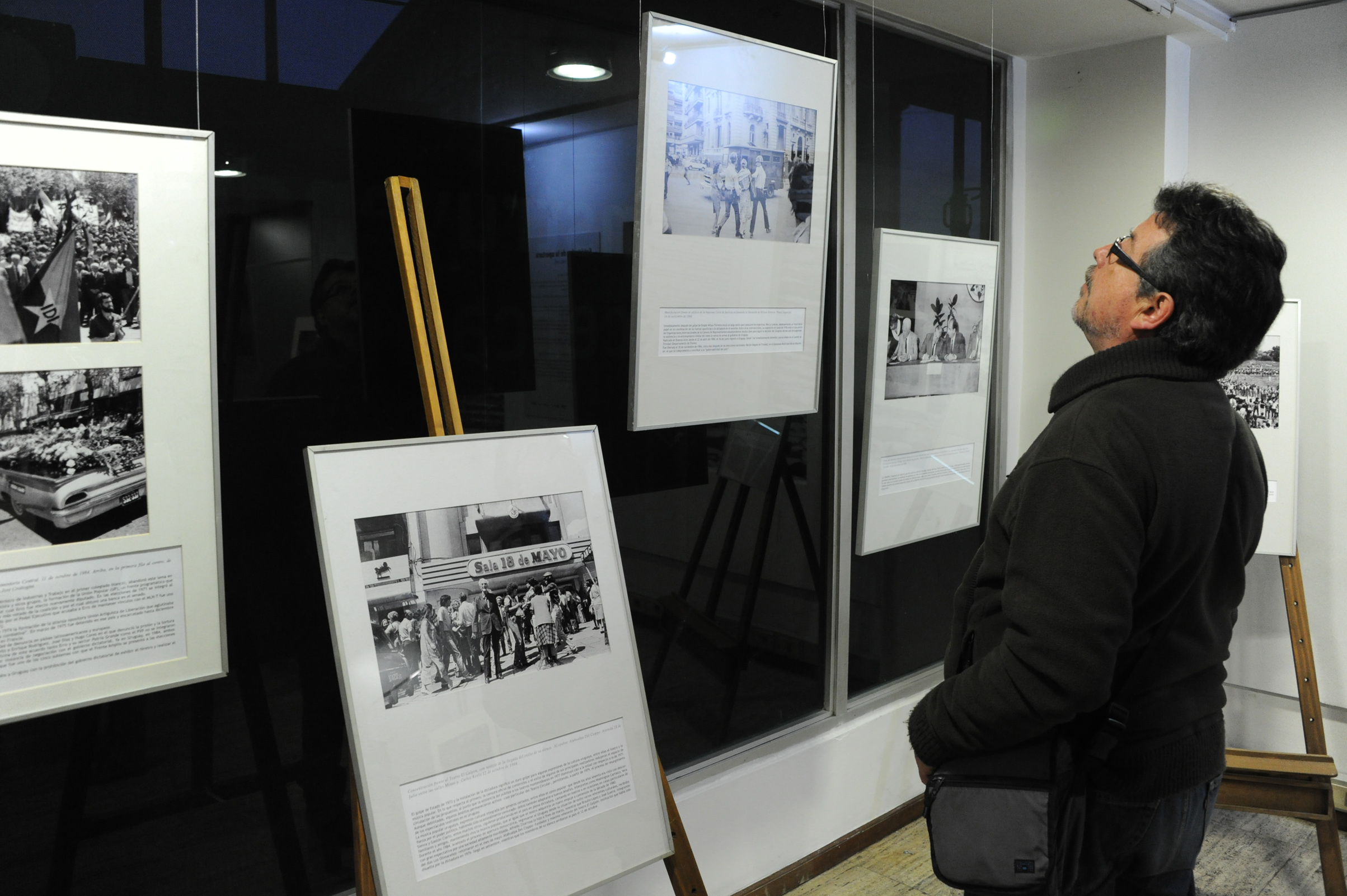 Muestra “Fotógrafos de la apertura”