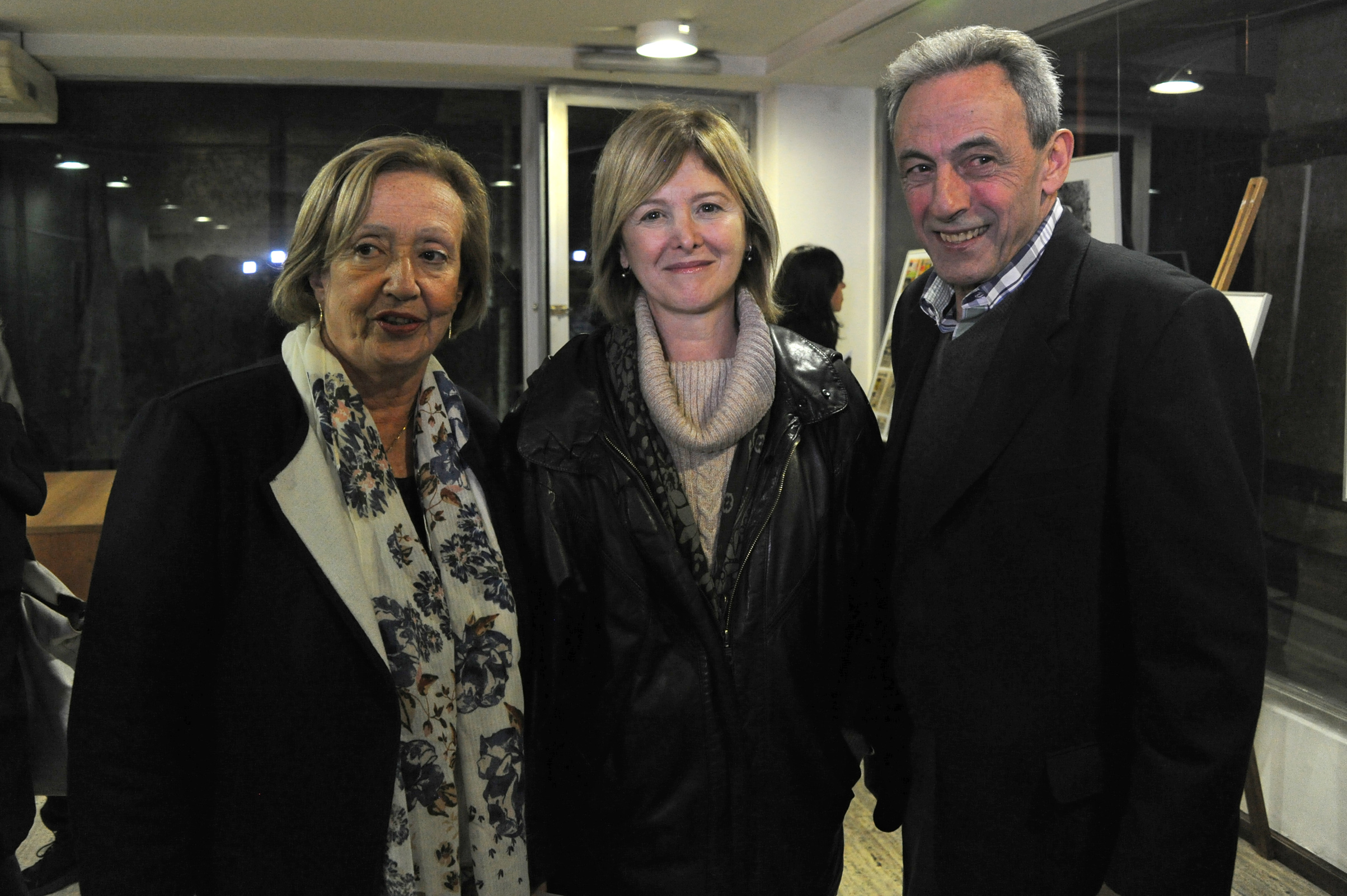 Ministra de Educación y Cultura, María Julia Muñoz, visitó la muestra “Fotógrafos de la apertura”