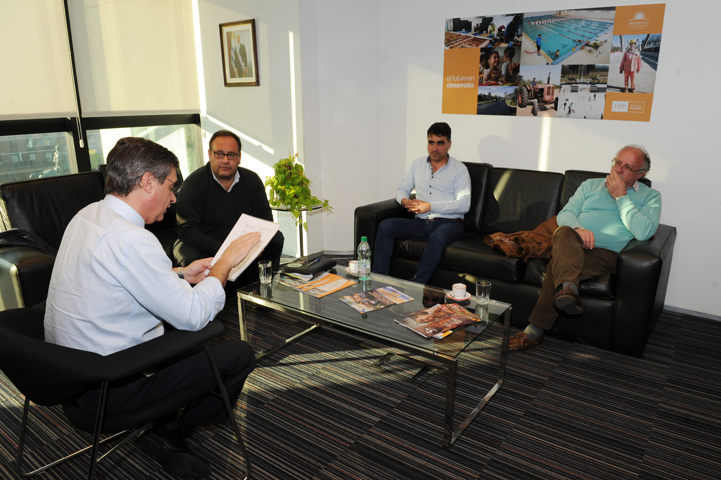 Director de OPP, Álvaro García, recibió en Torre Ejecutiva a intendentes
