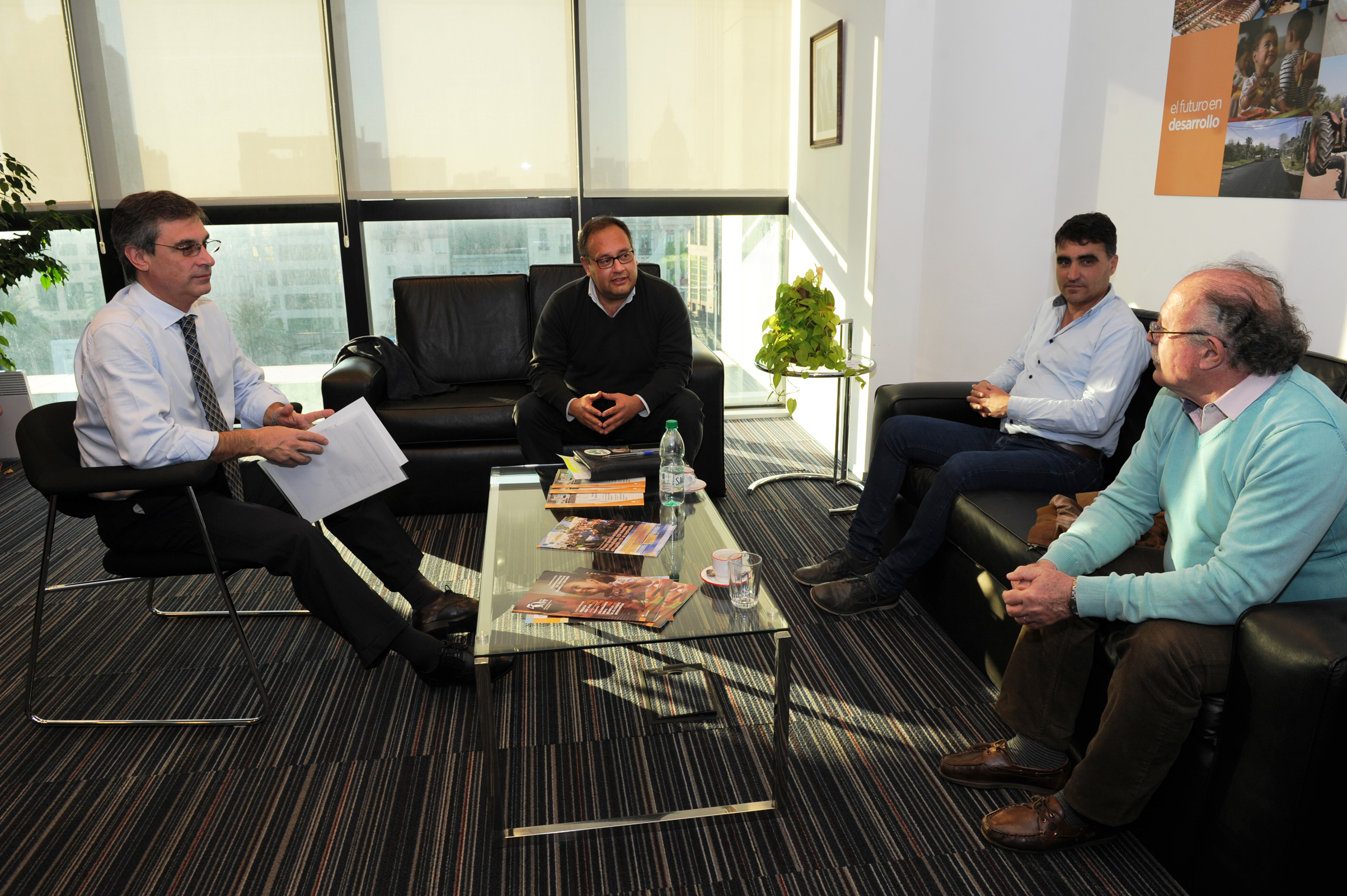 Director de OPP, Álvaro García, recibió en Torre Ejecutiva a intendentes