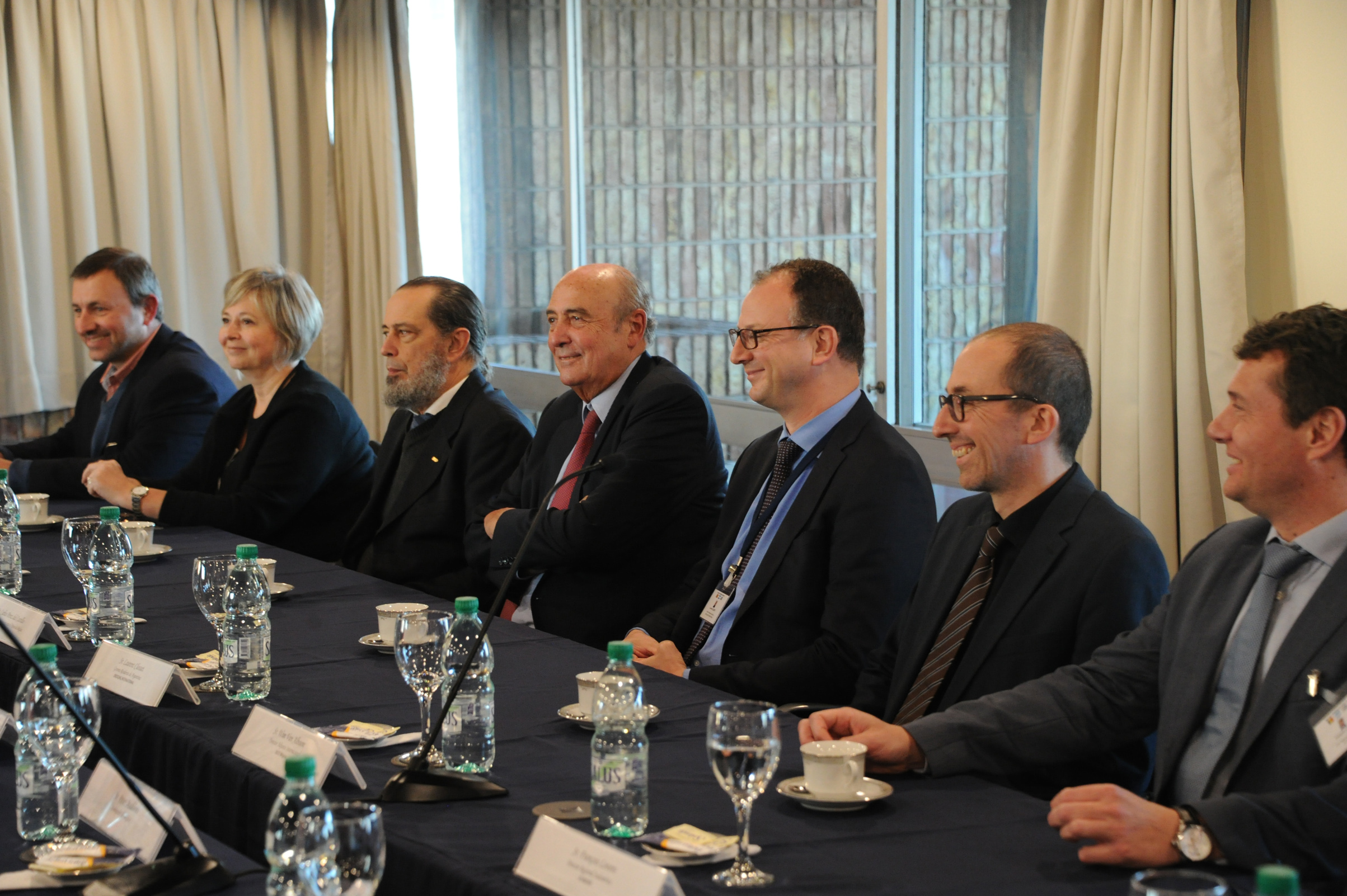 Autoridades presentes en la firma de convenio
