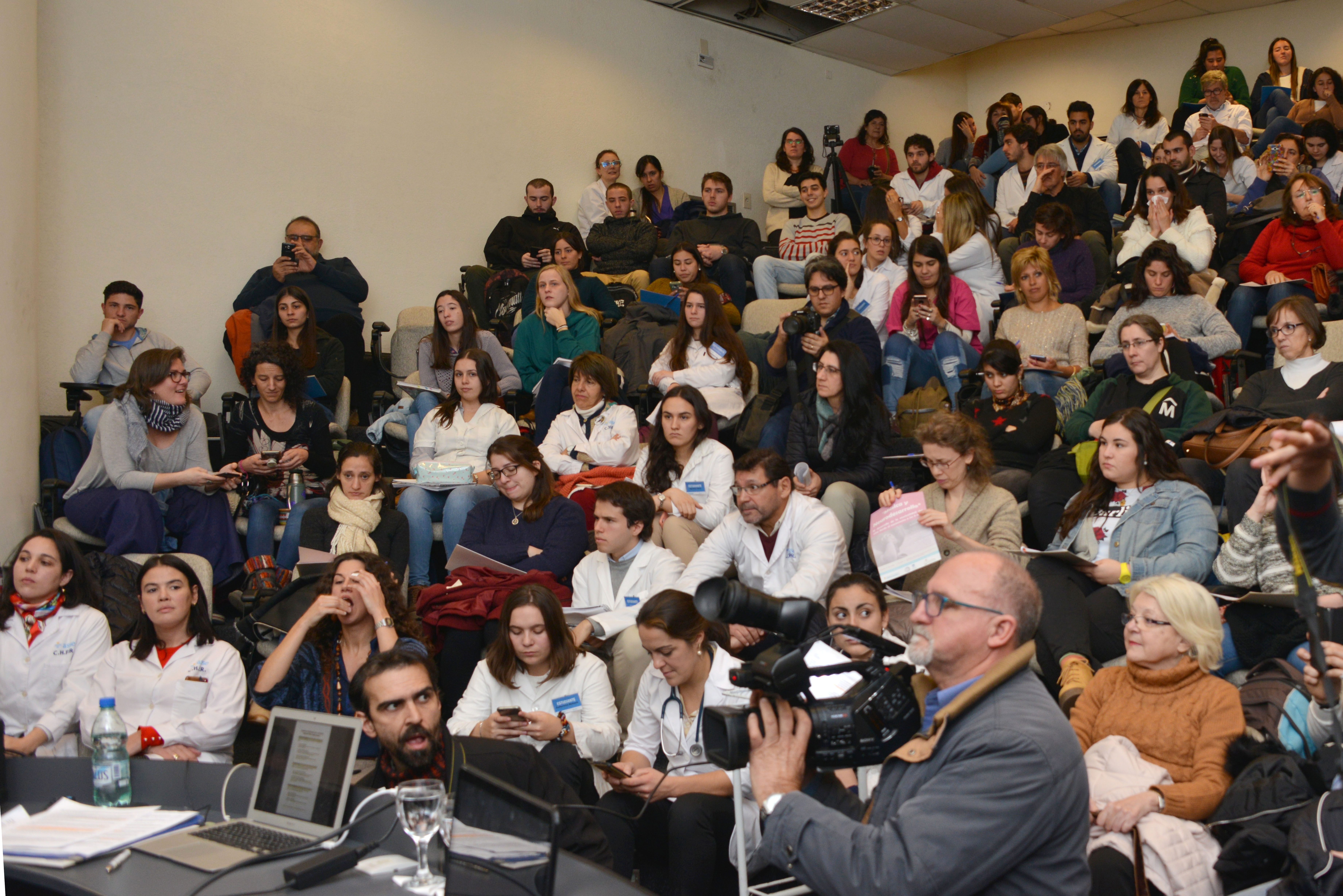 Acto de inauguración de salas de aislamiento pediátrico