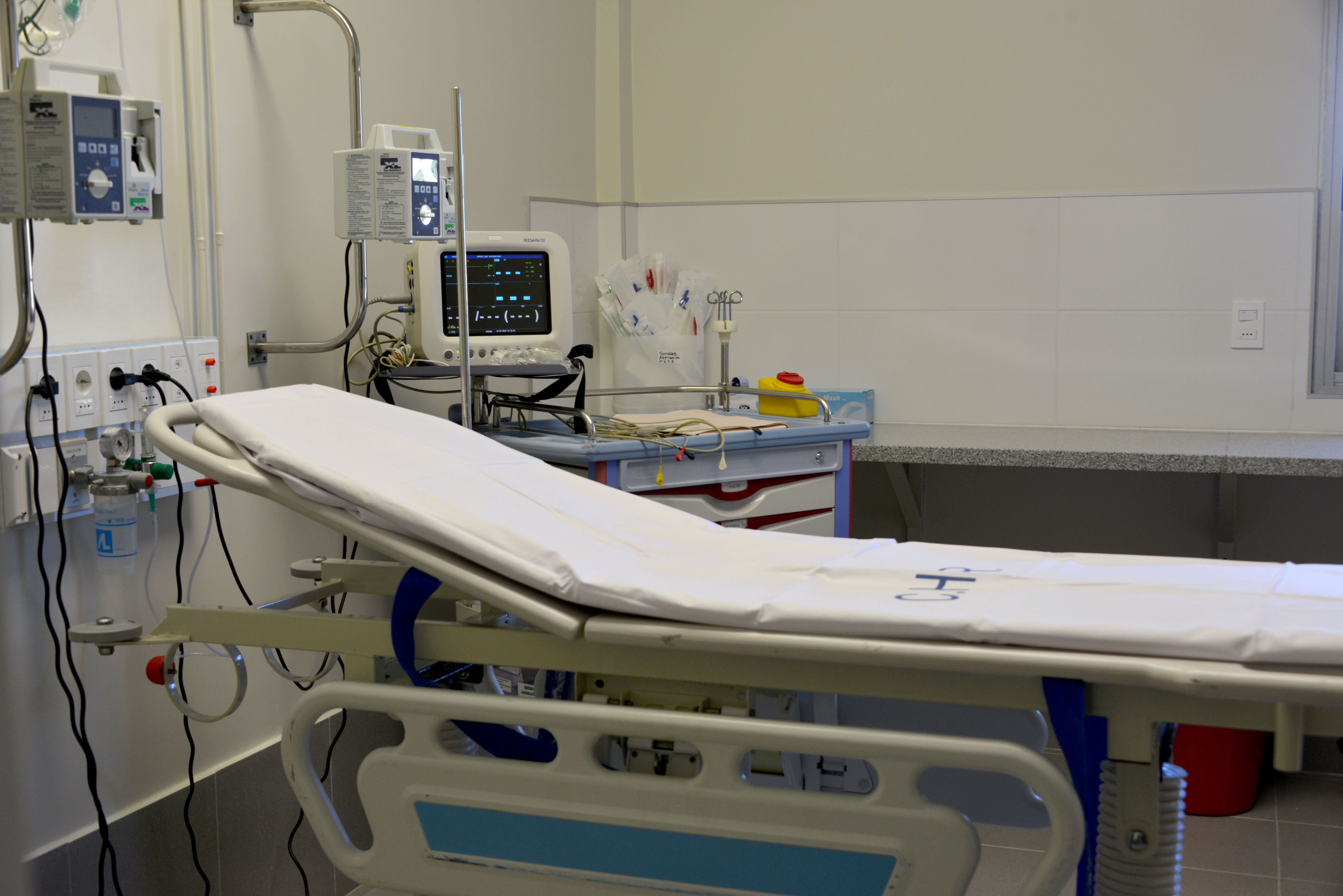 Salas de aislamiento pediátrico en un área especialmente acondicionada en el Centro Hospitalario Pereira Rossell