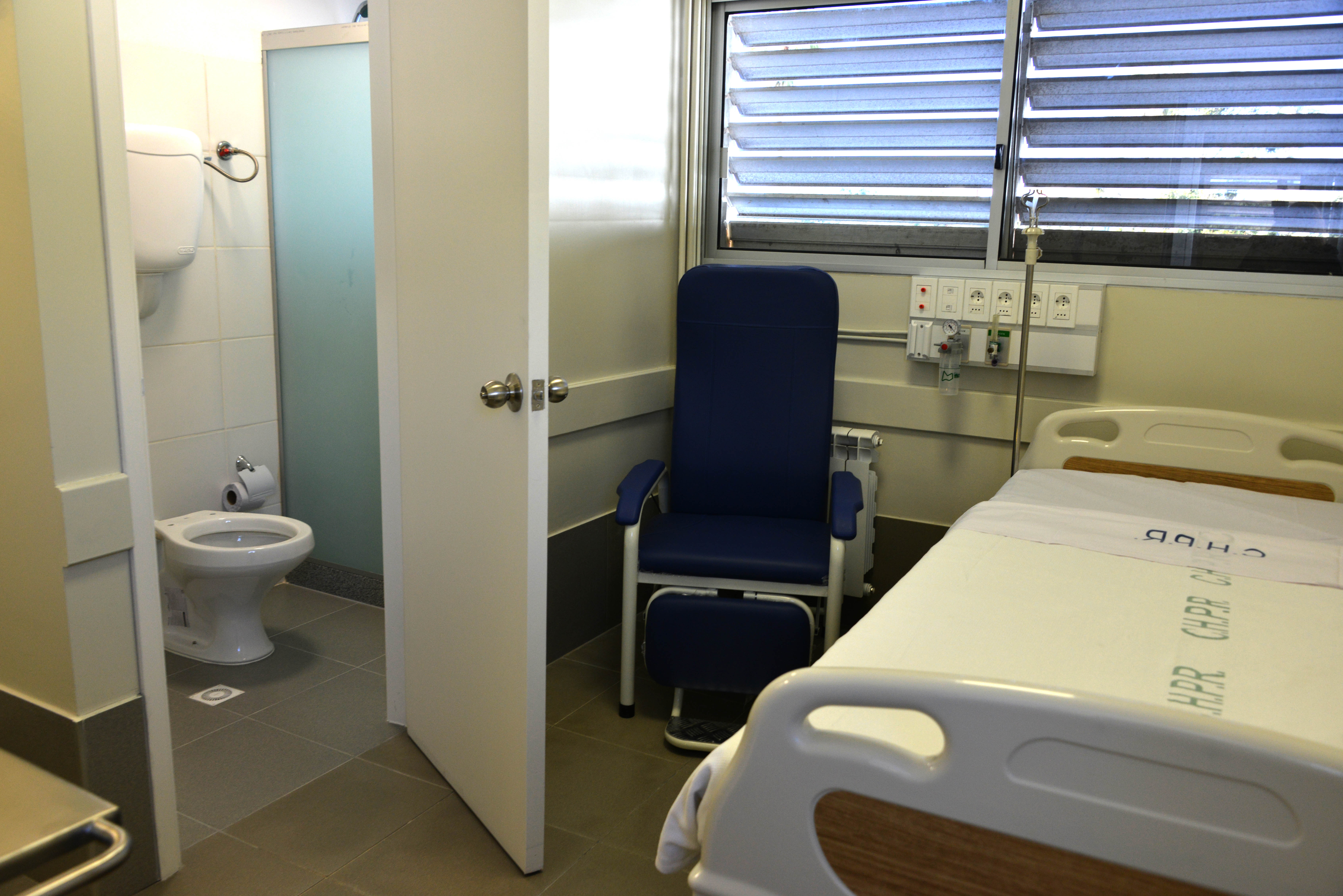 Salas de aislamiento pediátrico en un área especialmente acondicionada en el Centro Hospitalario Pereira Rossell