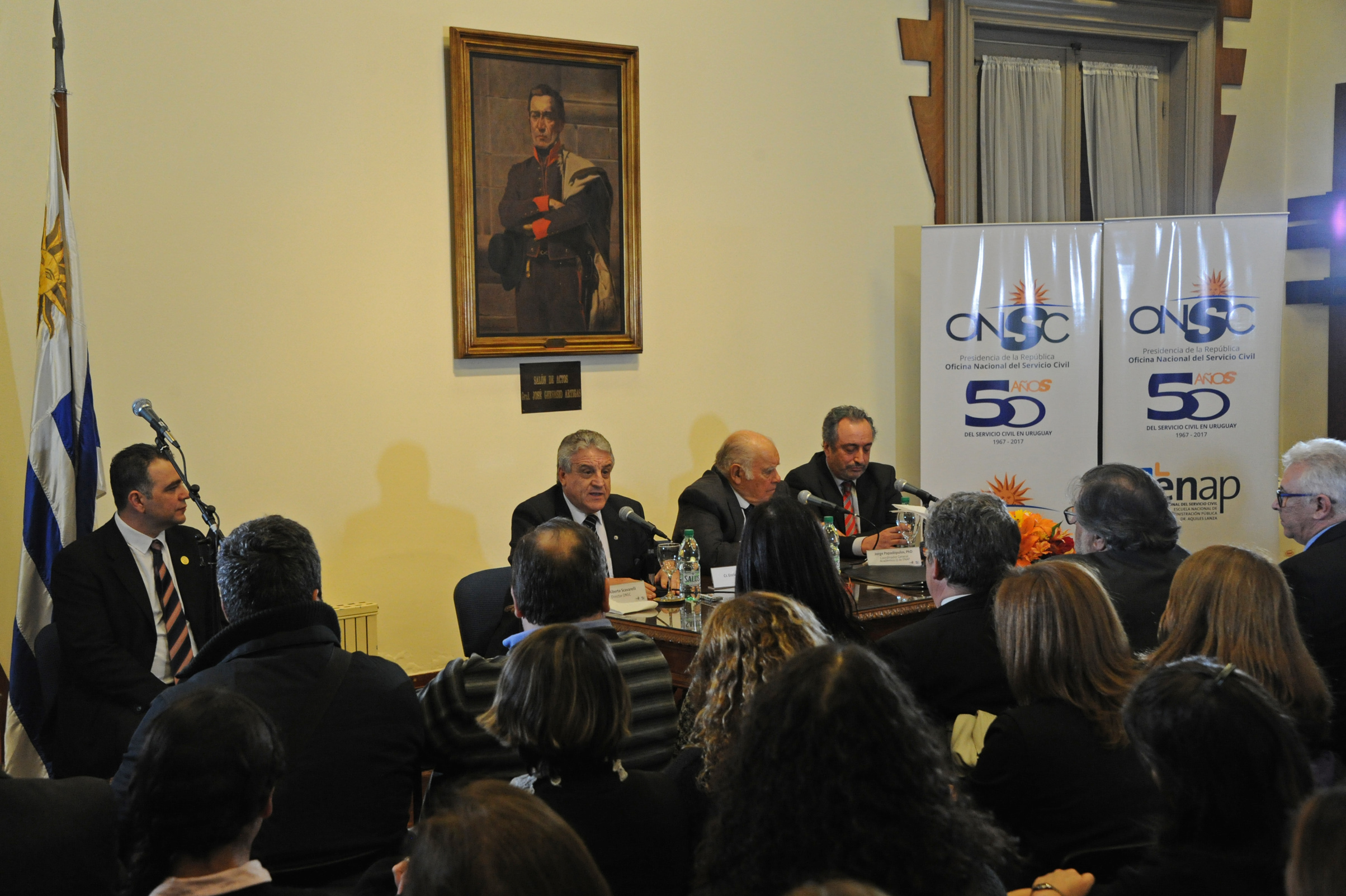 Director de la Oficina Nacional de Servicio Civil, Alberto Scavarelli, haciendo uso de la palabra