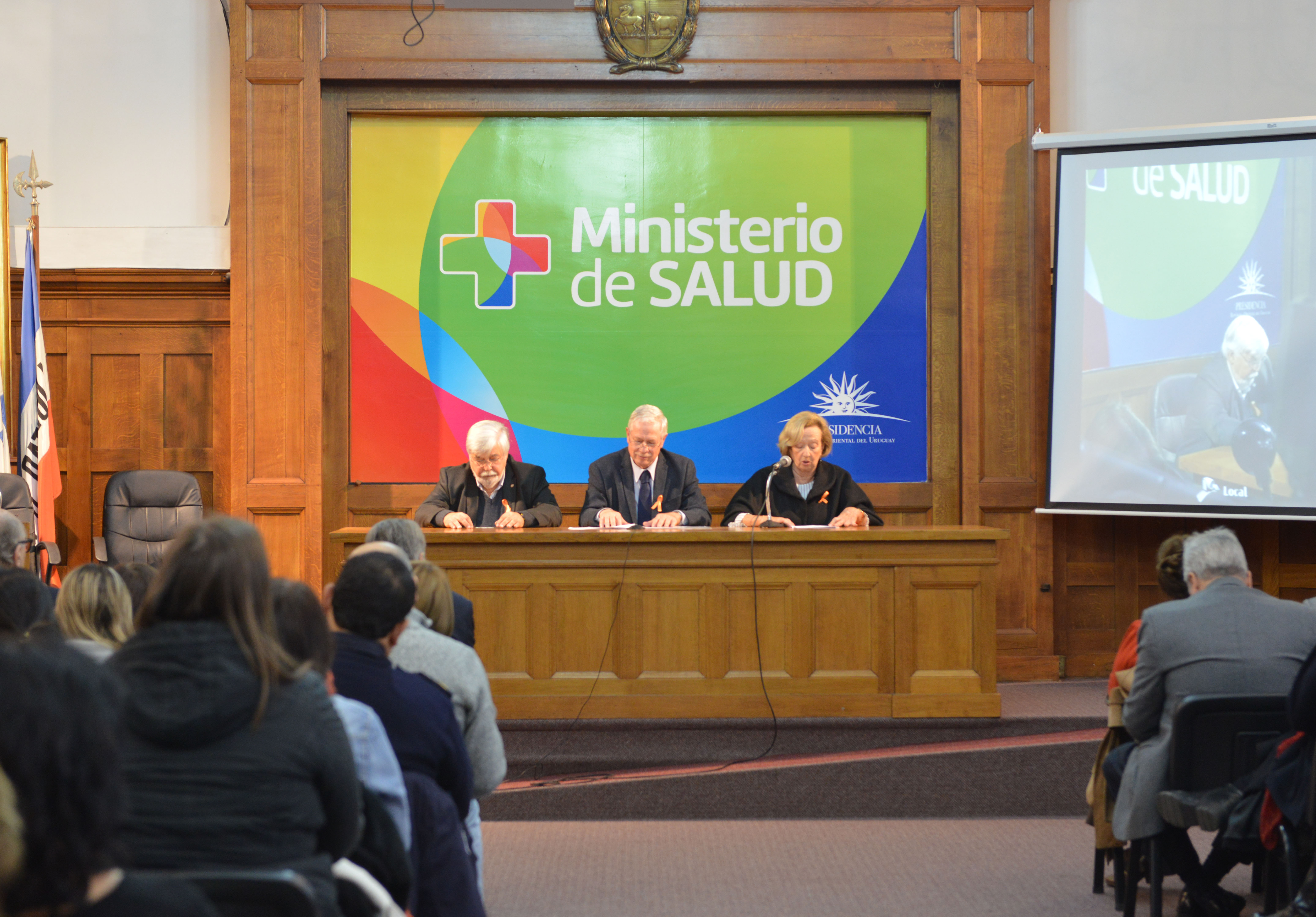 Ministros Eduardo Bonomi, Jorge Basso y María Julia Muñoz, en acto por el Día Nacional de Prevención del Suicidio
