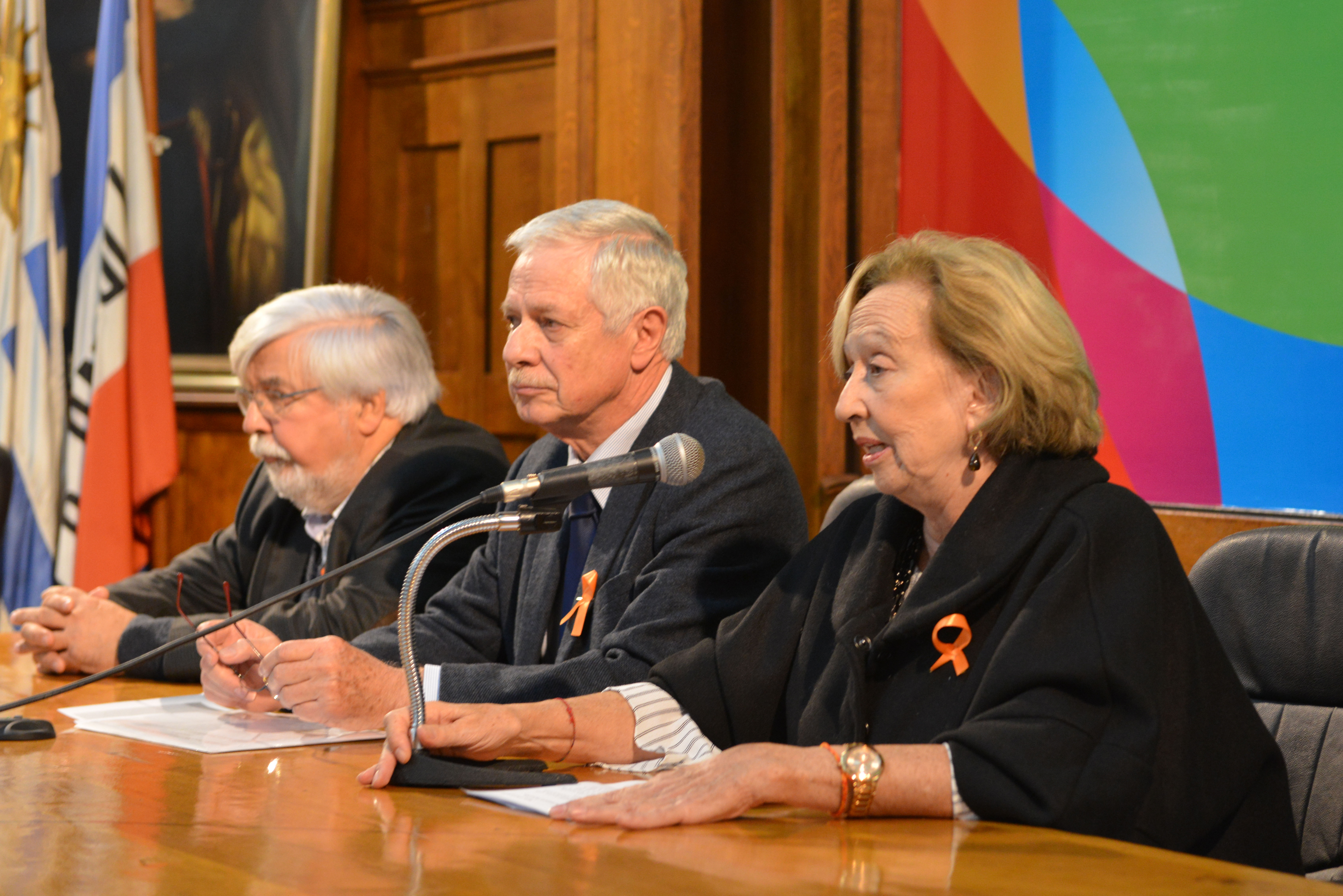 Ministros Eduardo Bonomi, Jorge Basso y María Julia Muñoz, en acto por el Día Nacional de Prevención del Suicidio