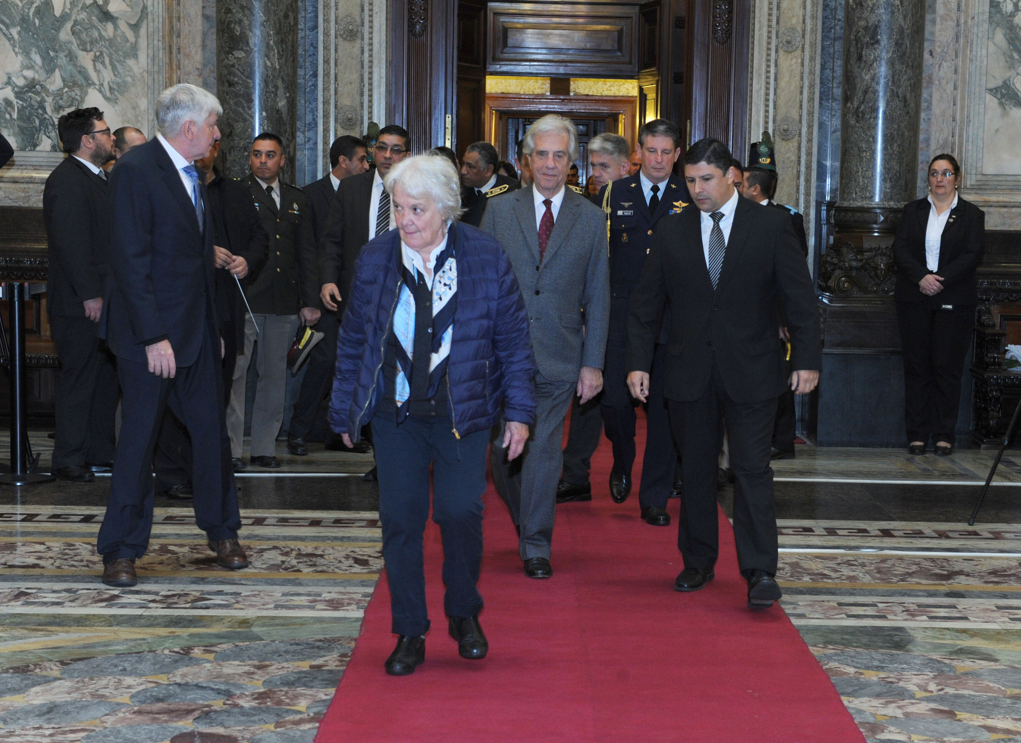 Llegada del presidente Tabaré Vázquez al Palacio Legislativo acompañado de la vicepresidenta Lucia Topolansky