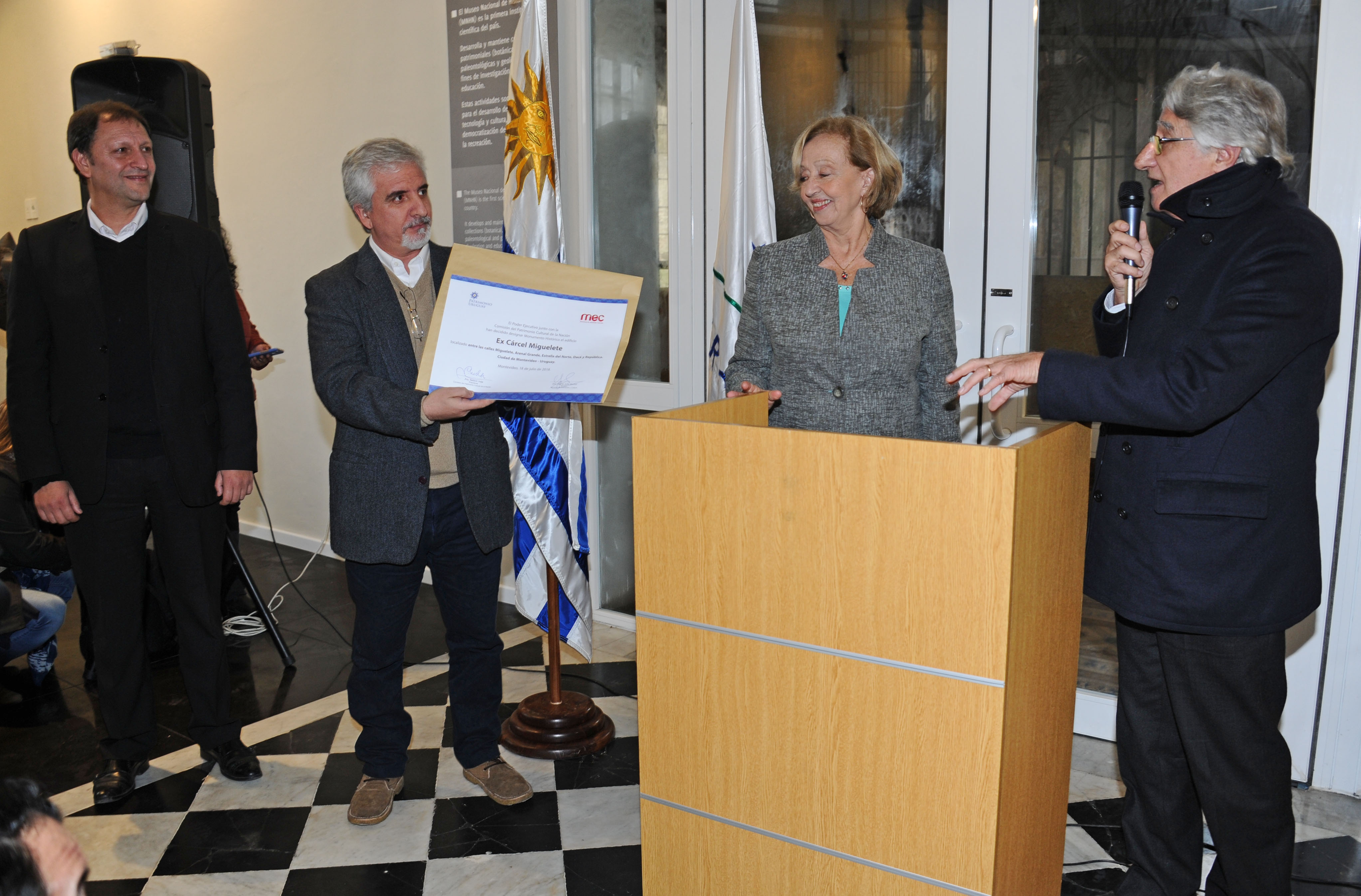 Sergio Mautone, Javier González, María Julia Muñoz y Nelson Inda declaran al edificio monumento histórico